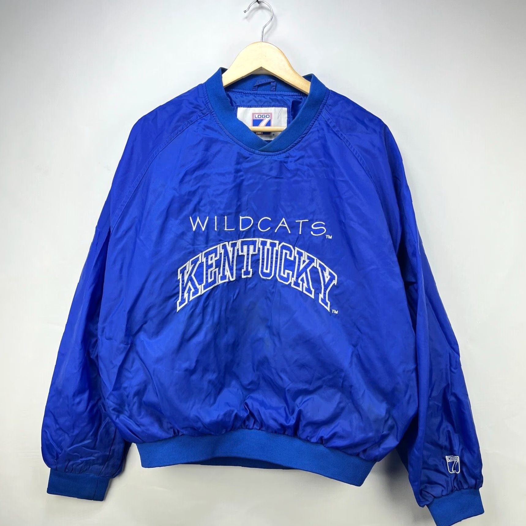 Logo 7 Vintage 90s Logo 7 Kentucky Wildcats Blue Windbreaker Jacket L User: Vintage 90s Logo 7 Kentucky Wildcats Blue Windbreaker Jacket L Size US L / EU 52-54 / 3 - 2 Thumbnail