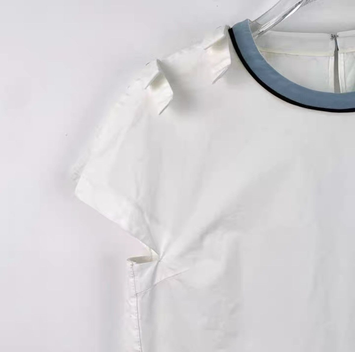 Fendi Fendi White Bow Crew Neck Short Sleeve Dress K26WX Size XS / US 0-2 / IT 36-38 - 3 Thumbnail