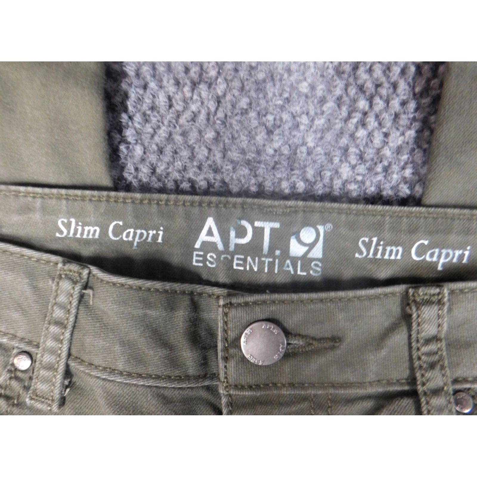 Apt. 9 Apt. 9 Jeans Women Capri Slim Dark Denim 4 Green Capris Stretch Pockets Zipper Slimming Regular Inseam 26" Size 27" / US 4 / IT 40 - 3 Thumbnail