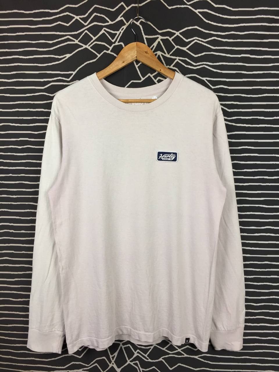 Hurley Hurley Classic Surf Skate Patch Logo Long Sleeve Tee Size US S / EU 44-46 / 1 - 1 Thumbnail