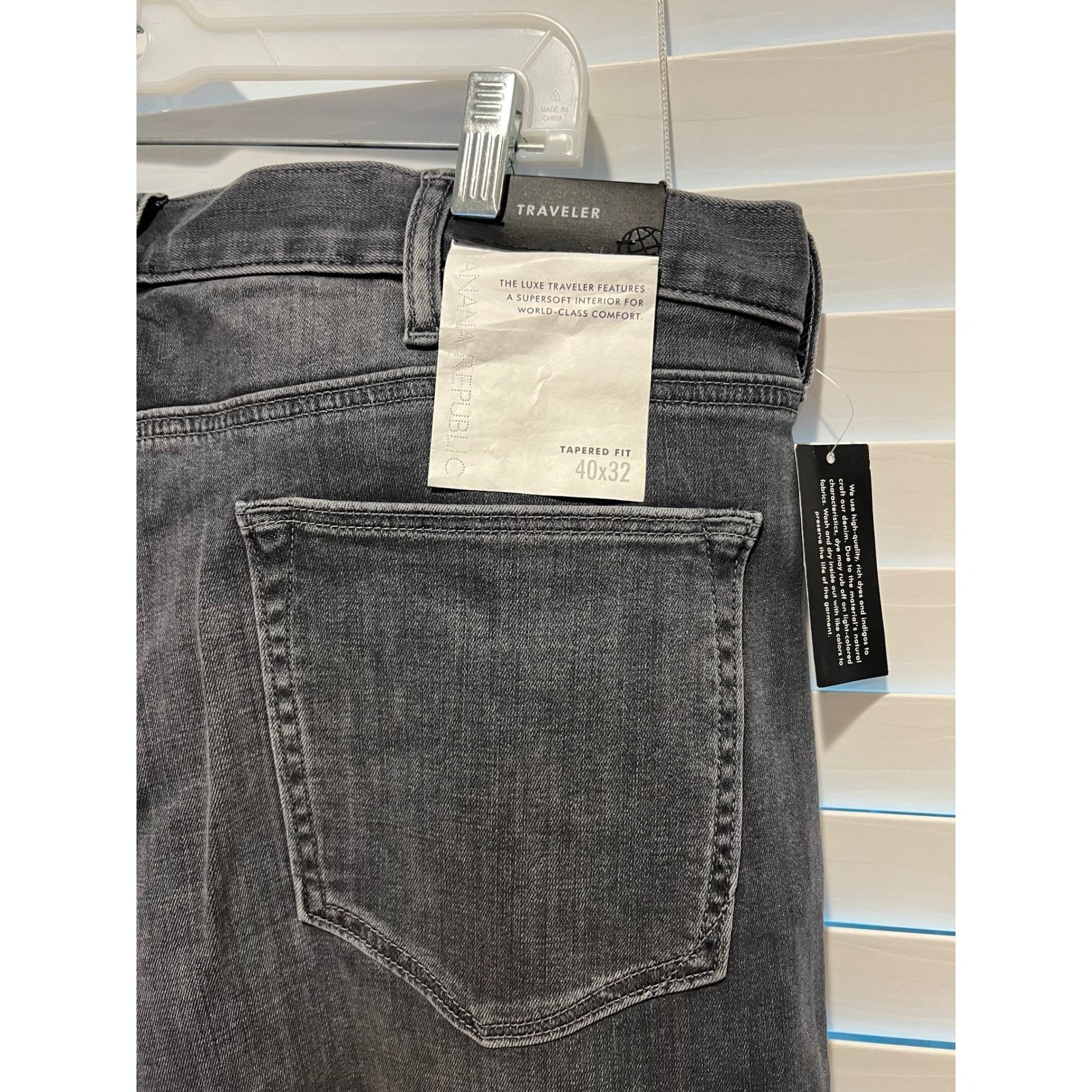 Banana Republic Banana Republic Traveler Tapered Fit Gray Wash Denim Jeans M Size US 40 / EU 56 - 5 Thumbnail