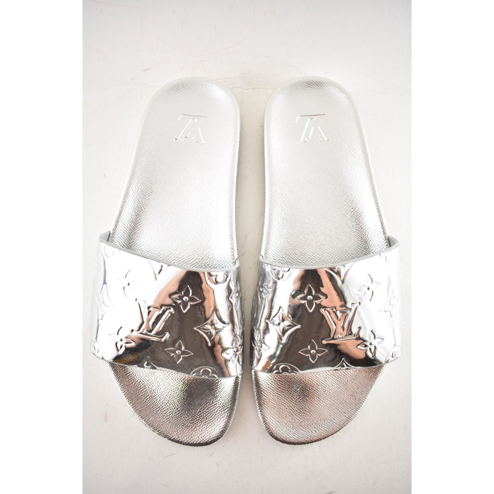 Louis Vuitton Louis Vuitton Chrome Mirror LV Slide Sandal UK 9 US 10 11 Size US 10 / EU 43 - 9 Thumbnail