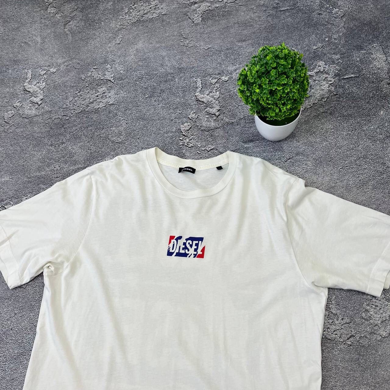 Diesel Vintage Diesel big Center logo Y2K T Shirt streetwear L Size US L / EU 52-54 / 3 - 9 Thumbnail
