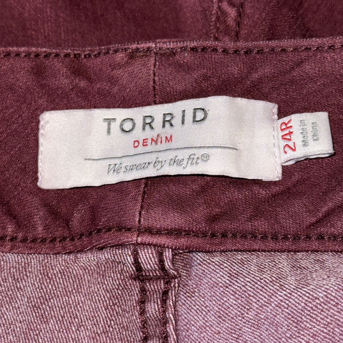 Torrid Torrid Super Stretch burgundy red zipper detail jegging Size 42" / US 20 - 7 Thumbnail