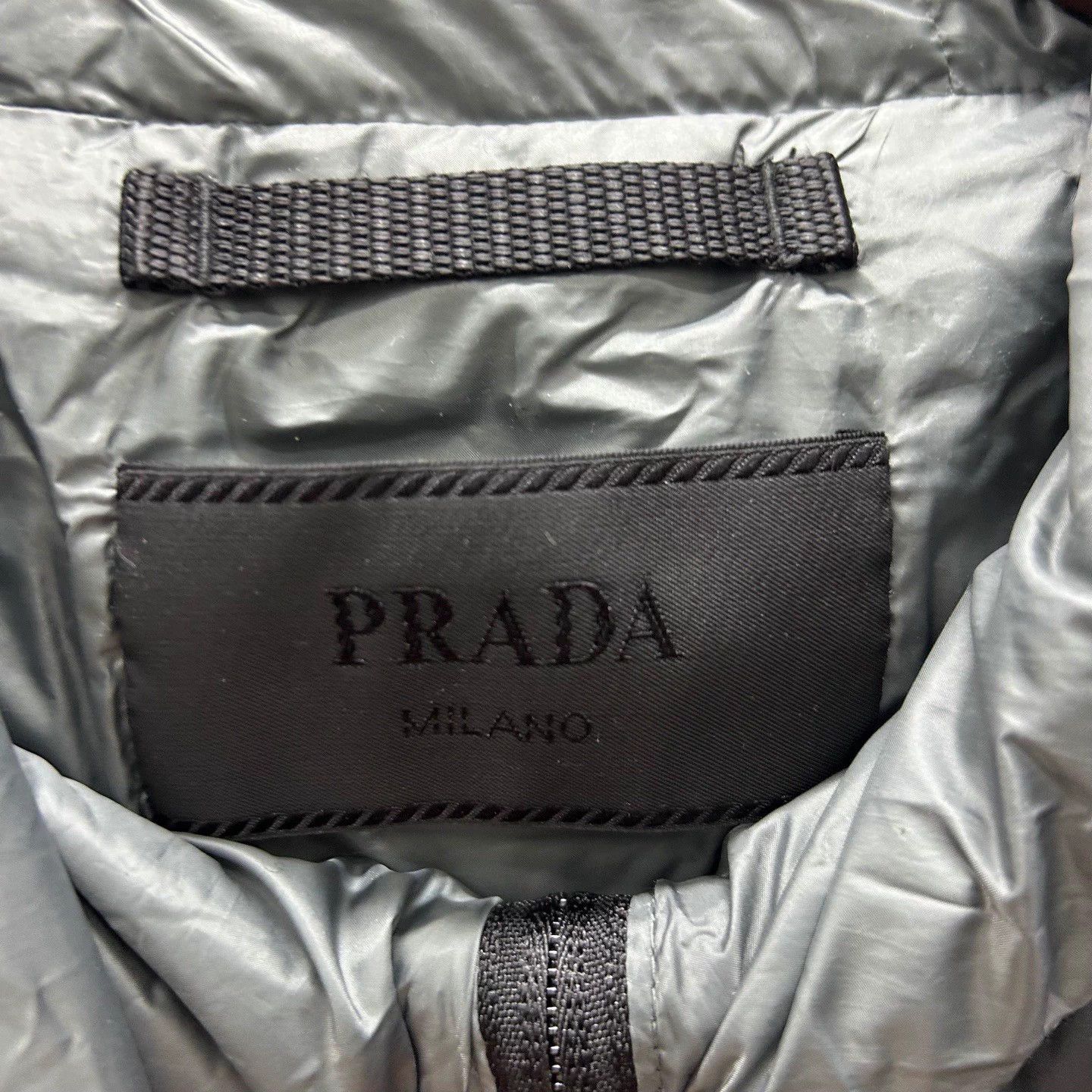 Prada Prada lightweight down jacket back triangle logo 99 new 50 Size US M / EU 48-50 / 2 - 3 Thumbnail