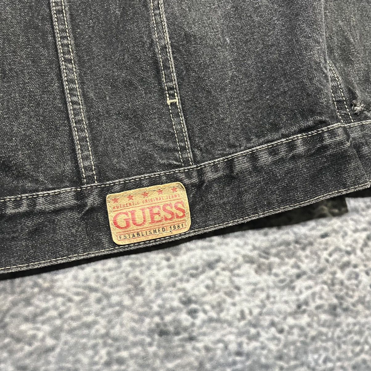 Guess VINTAGE 90s GUESS BLACK DENIM TRUCKER JACKET GRUNGE SIZE 3XL Size US XXL / EU 58 / 5 - 4 Thumbnail