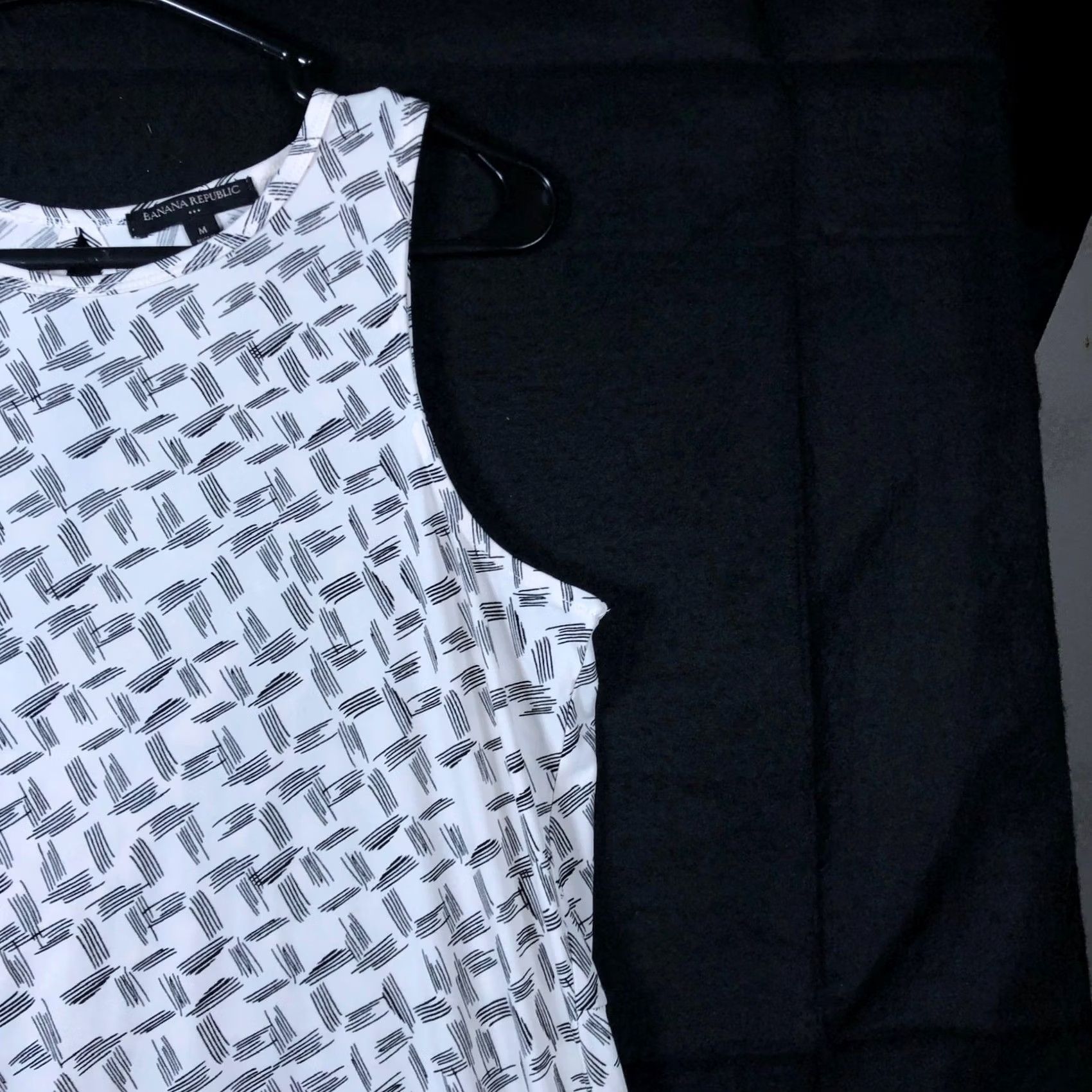 Banana Republic Banana Republic Womens Blouse White Black Sleeveless Key Hole Back Stretch M Shirt Womens Blouse Casual Work Formal 90s? Size M / US 6-8 / IT 42-44 - 5 Thumbnail