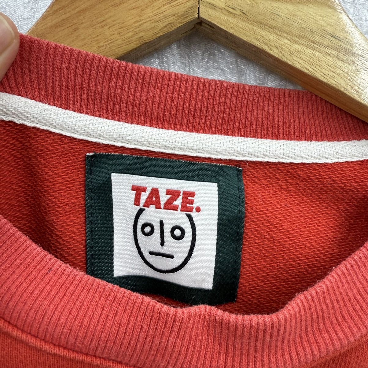Other Red Taze Sweatshirt with unique Graphic Size US L / EU 52-54 / 3 - 3 Thumbnail