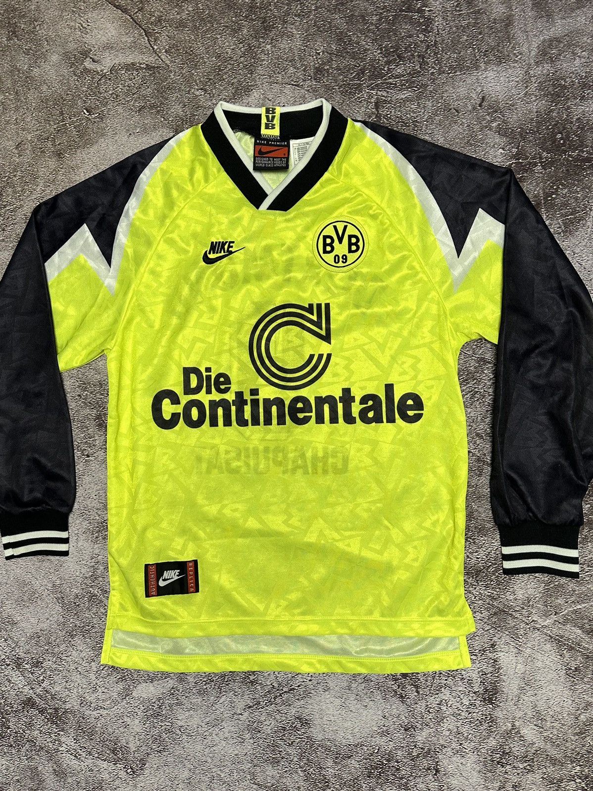 Nike Vintage Nike Borussia Dortmund Chapuisat 9 1995 longsleeve S Size US S / EU 44-46 / 1 - 1 Thumbnail