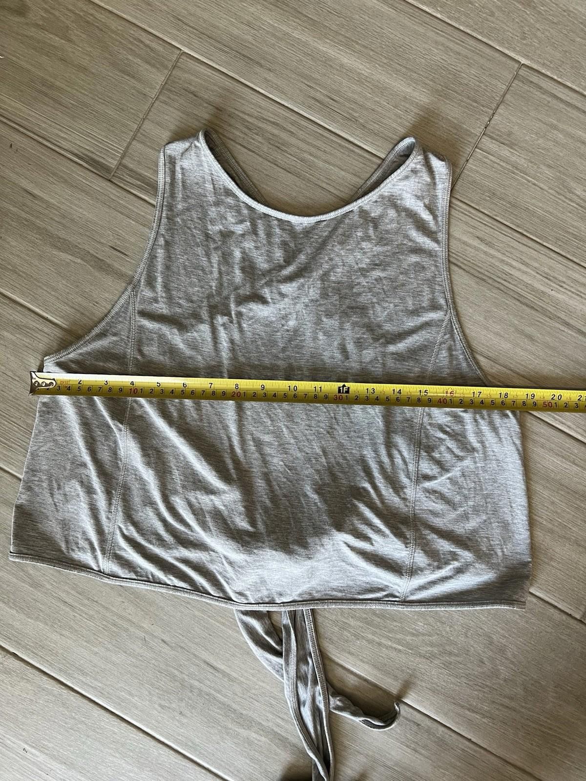 Designer Lululemon Turn to Tie Tank Heathered Light Grey Size 6-8 Size M / US 6-8 / IT 42-44 - 4 Thumbnail