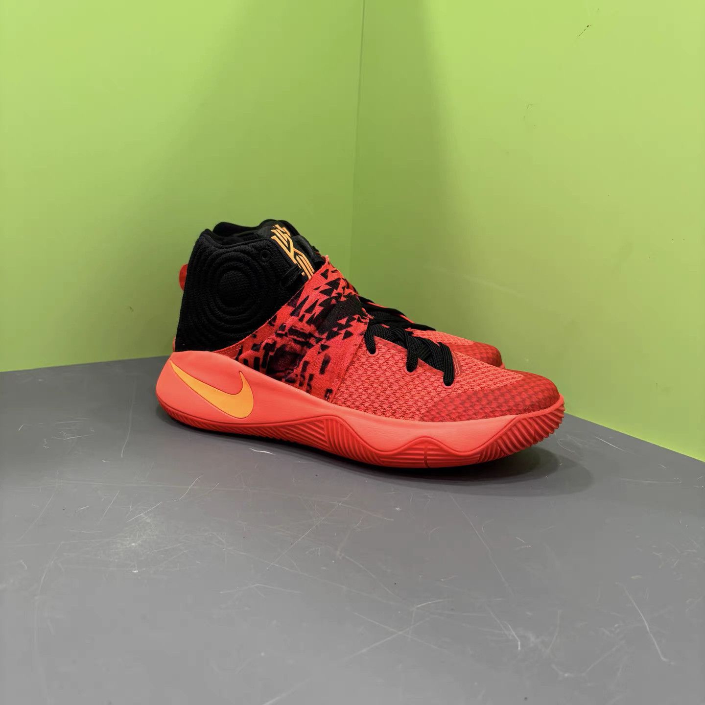 Nike Nike Kyrie 2 Basketball Shoes K15 Size US 9 / EU 42 - 3 Thumbnail