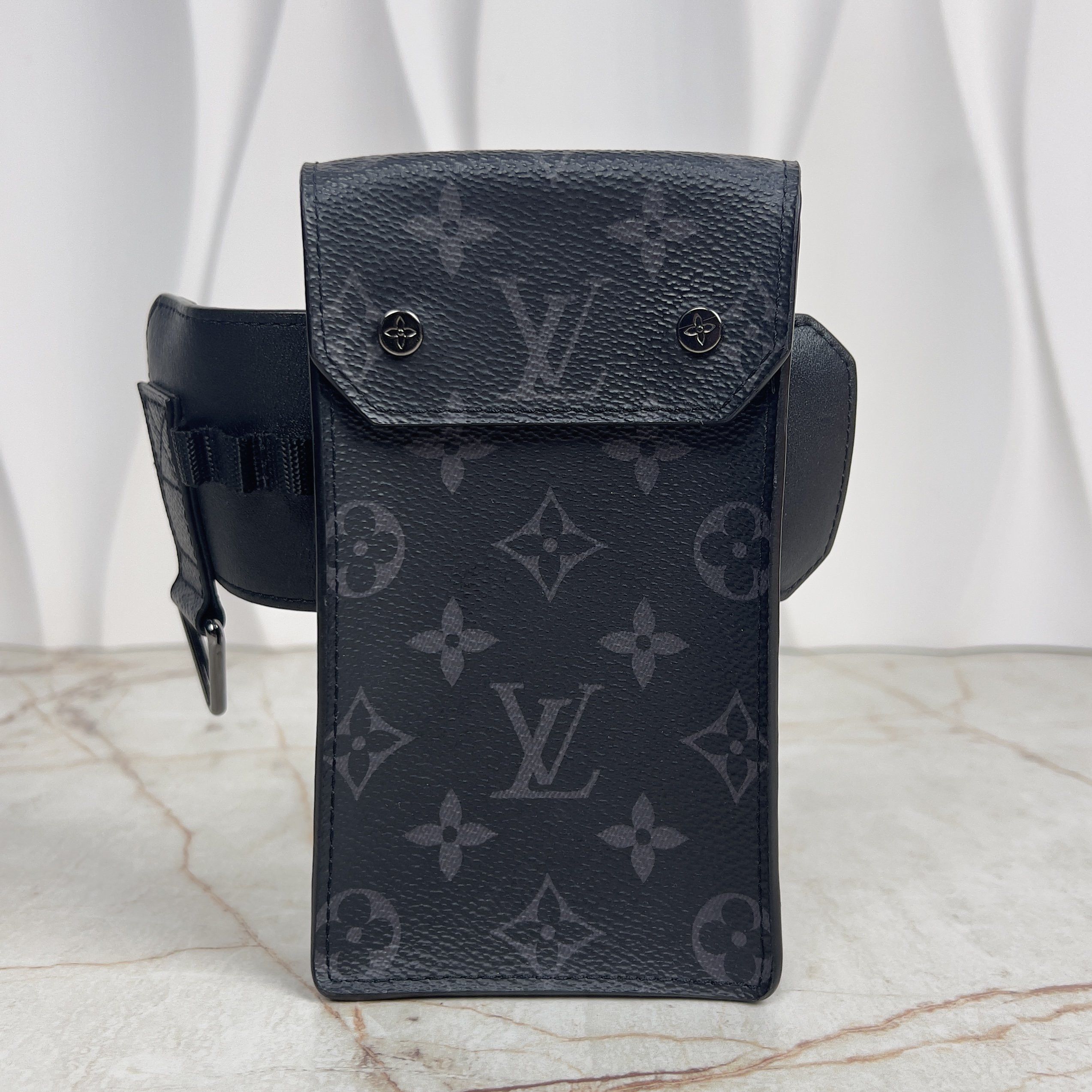 Louis Vuitton Utility Monogram Eclipse Belt Bag Pounch 35 mm Crossbody Size ONE SIZE - 4 Thumbnail