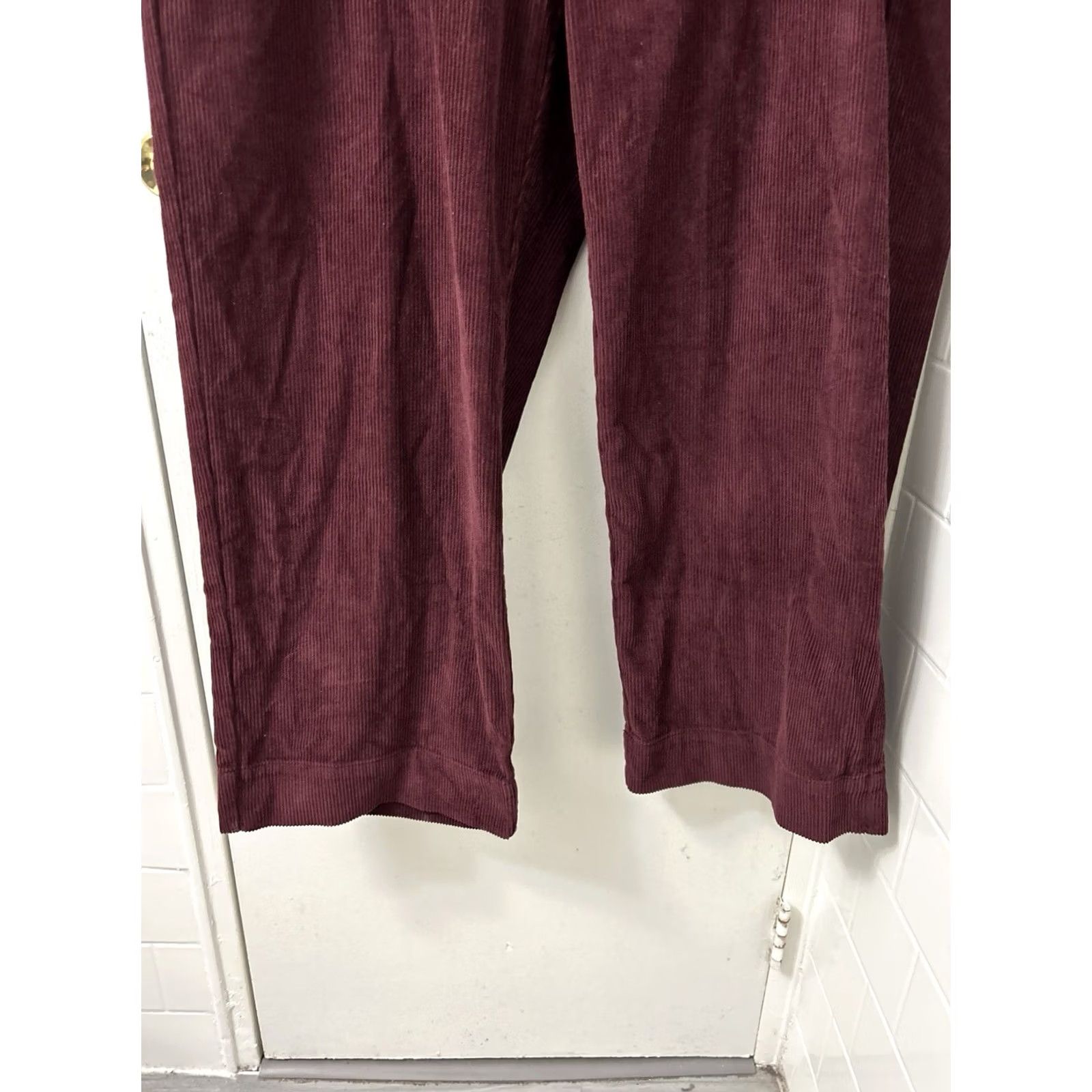 Old Navy Old Navy Womens Corduroy Pants Burgundy 16 Regular High Rise Wide-Leg NWT Size 38" / US 16 / IT 52 - 3 Thumbnail