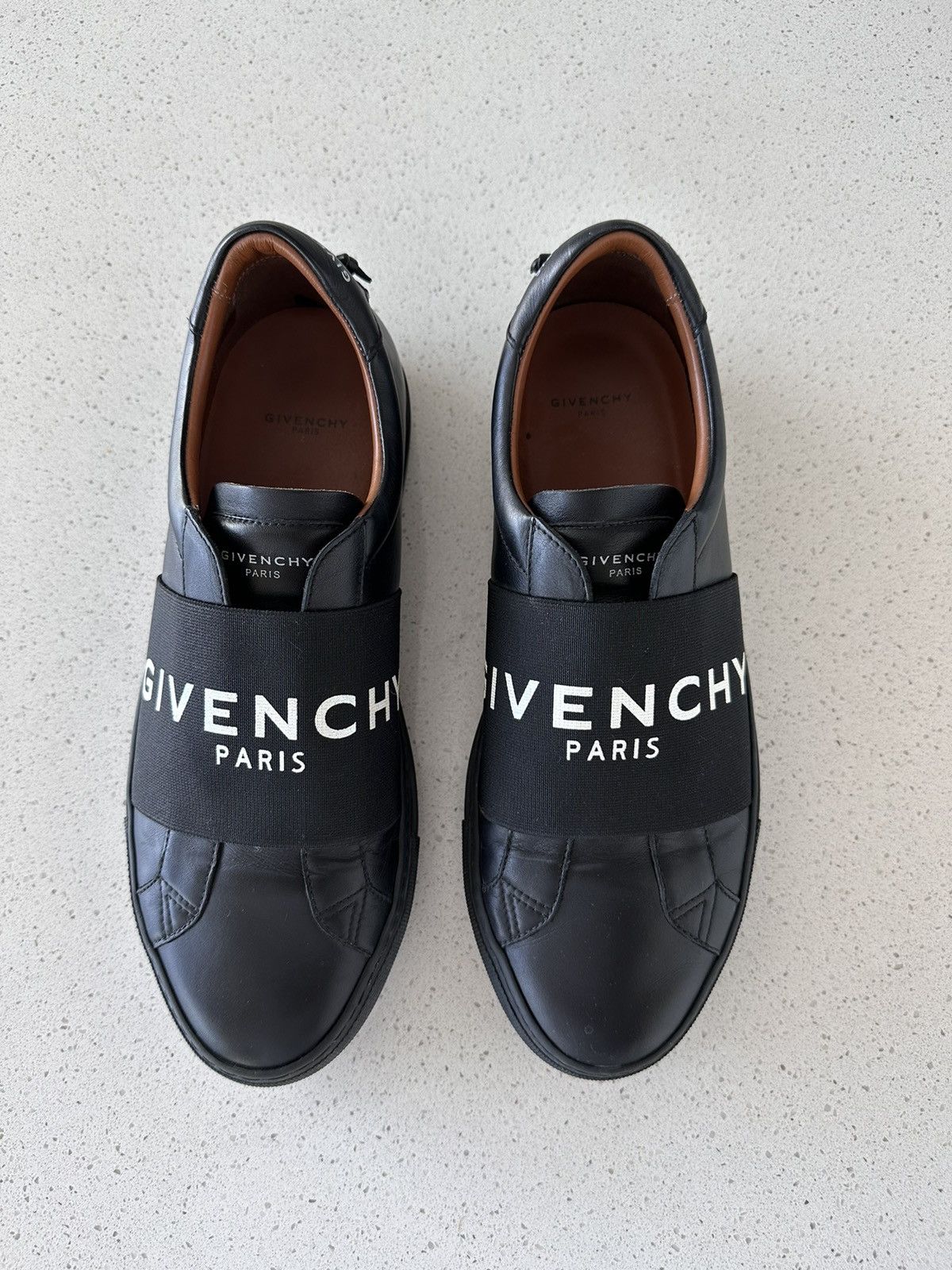 Givenchy Givenchy city Sport sneakers in leather with GIVENCHY strap Size US 7 / EU 40 - 2 Thumbnail