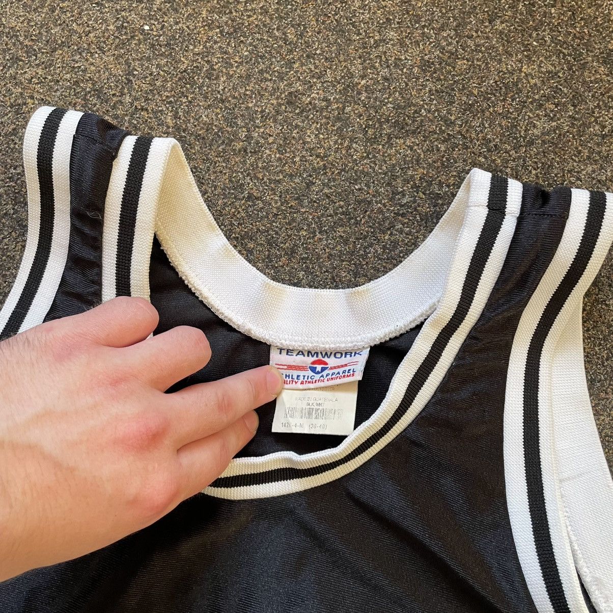 Vintage Vintage 90s Graphic Tank Top Turning Back Streetwear Boxy M Size US M / EU 48-50 / 2 - 4 Thumbnail