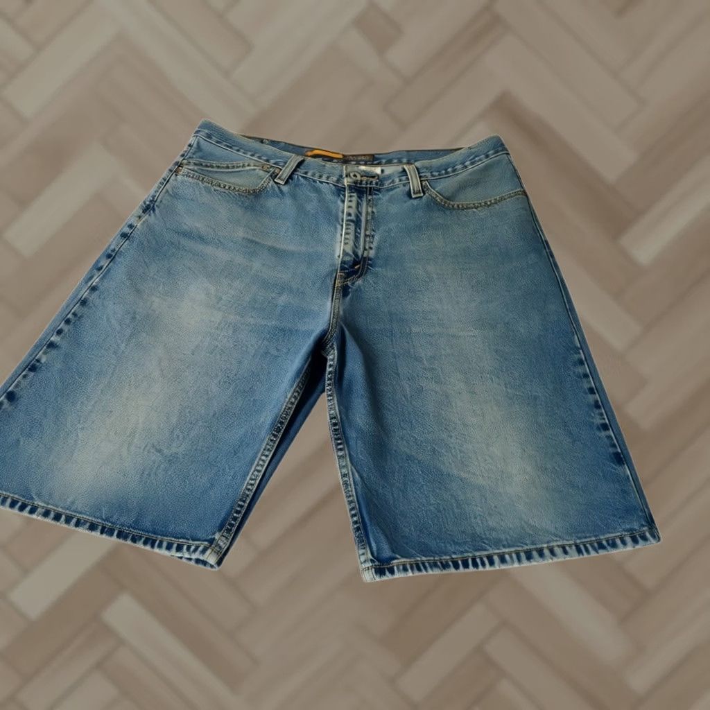 Levi's VINTAGE Levi's SilverTab Denim Shorts 36 Mens Low Baggy 90s Light Wash Denim Bermuda Casual Mens Size US 36 / EU 52 - 1 Thumbnail