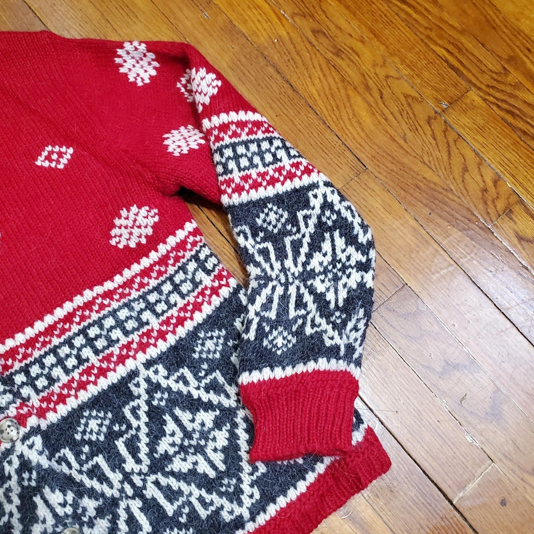 Eddie Bauer VINTAGE Eddie Bauer Cardigan Sweater Womens M Red Fair Isle Wool Alpaca Christmas Ski 90s Womens Size M / US 6-8 / IT 42-44 - 3 Thumbnail