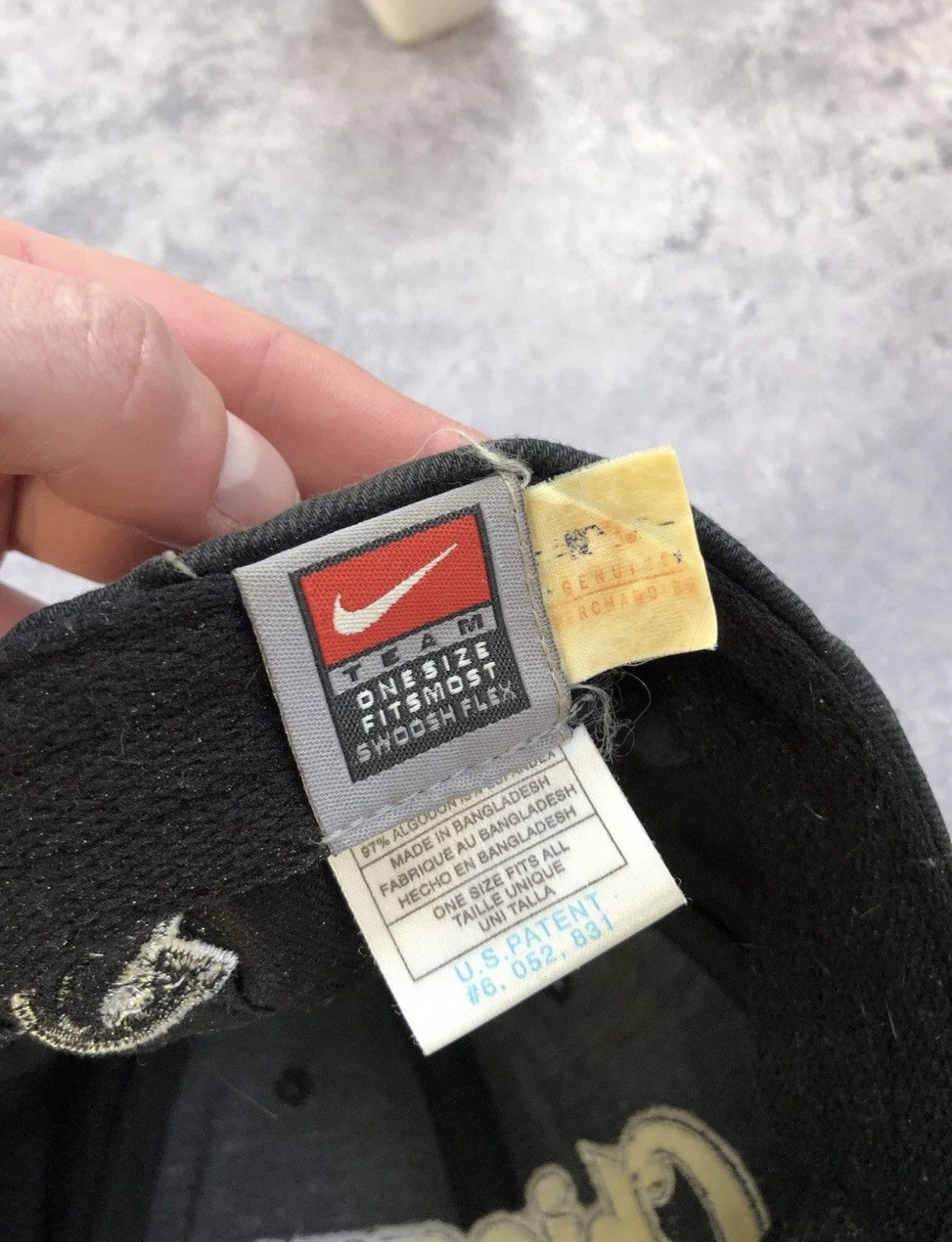 Nike NIKE Vintage 1990s Chicago Mini Swoosh Streetwear Dad Hupe Size ONE SIZE - 11 Thumbnail