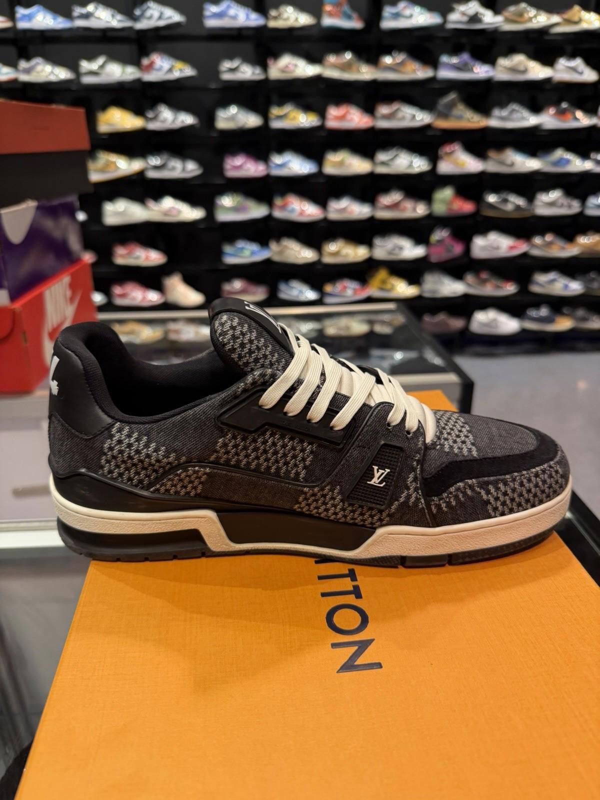 Louis Vuitton Size 7.5LV/8.5US - Louis Vuitton Trainer ' Black ' $1200 Size US 8.5 / EU 41-42 - 5 Thumbnail