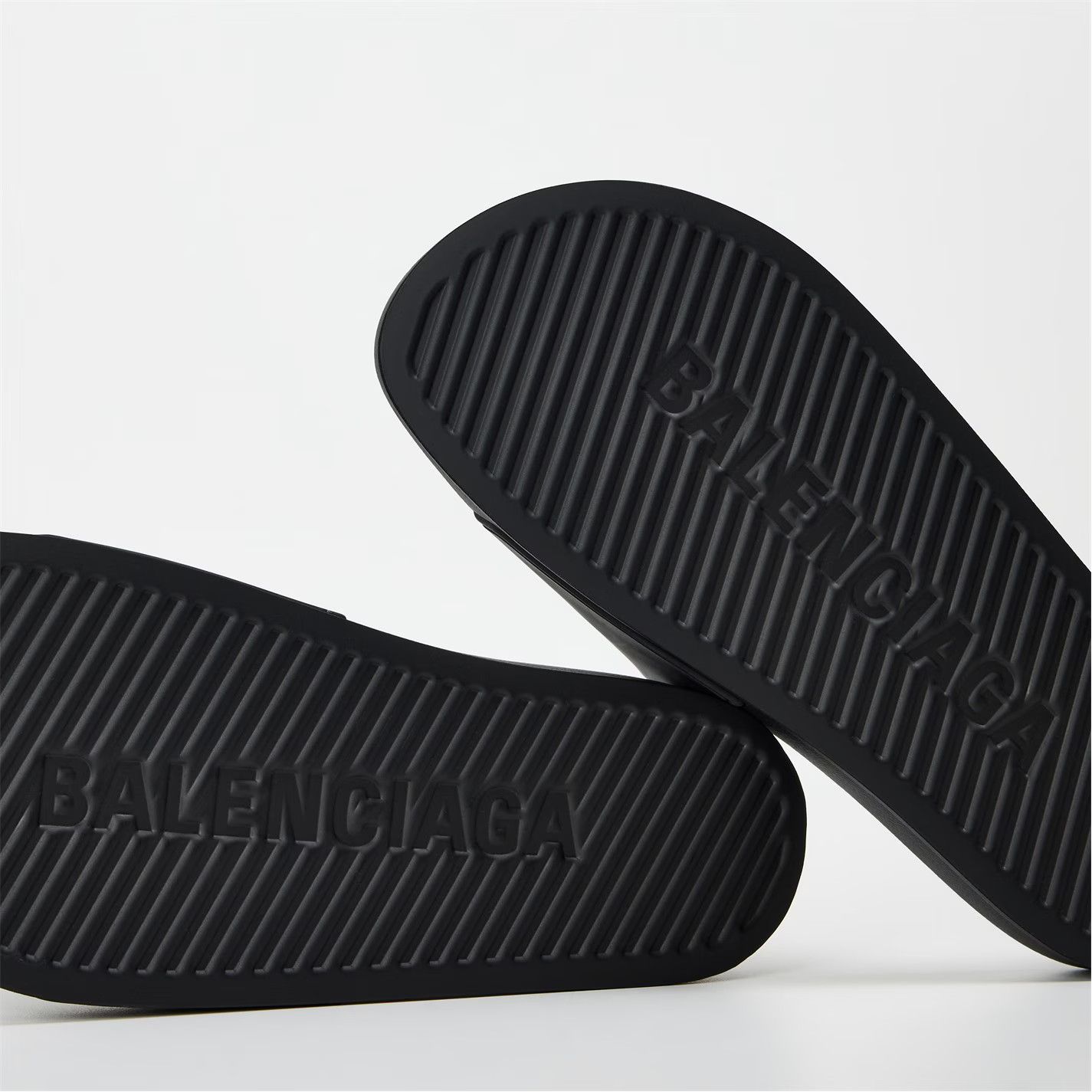Balenciaga o1g2r1mq0226 Water Resistant Pool Sliders In Black Size US 7 / EU 40 - 3 Thumbnail