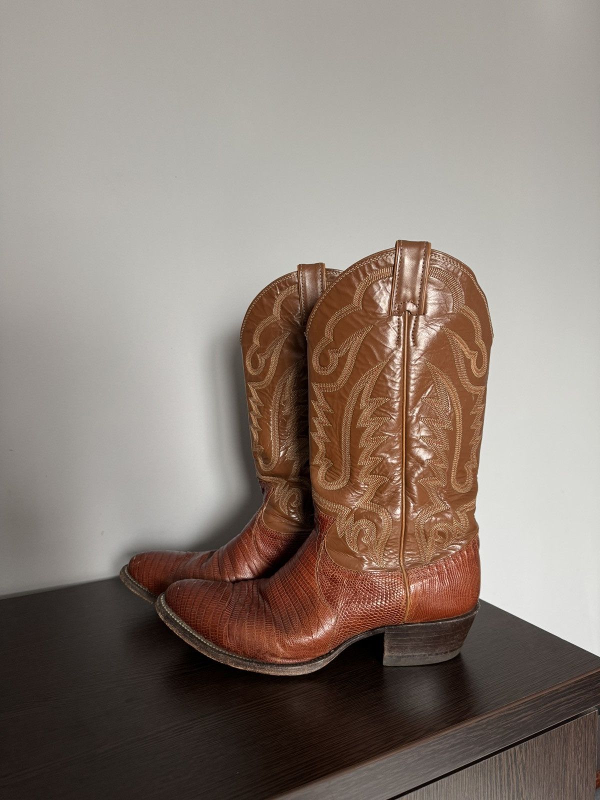Justin Boots Vintage Justin Boots Brown Mid Calf Leather Cowboy Size9 USA Size US 9 / EU 42 - 2 Thumbnail