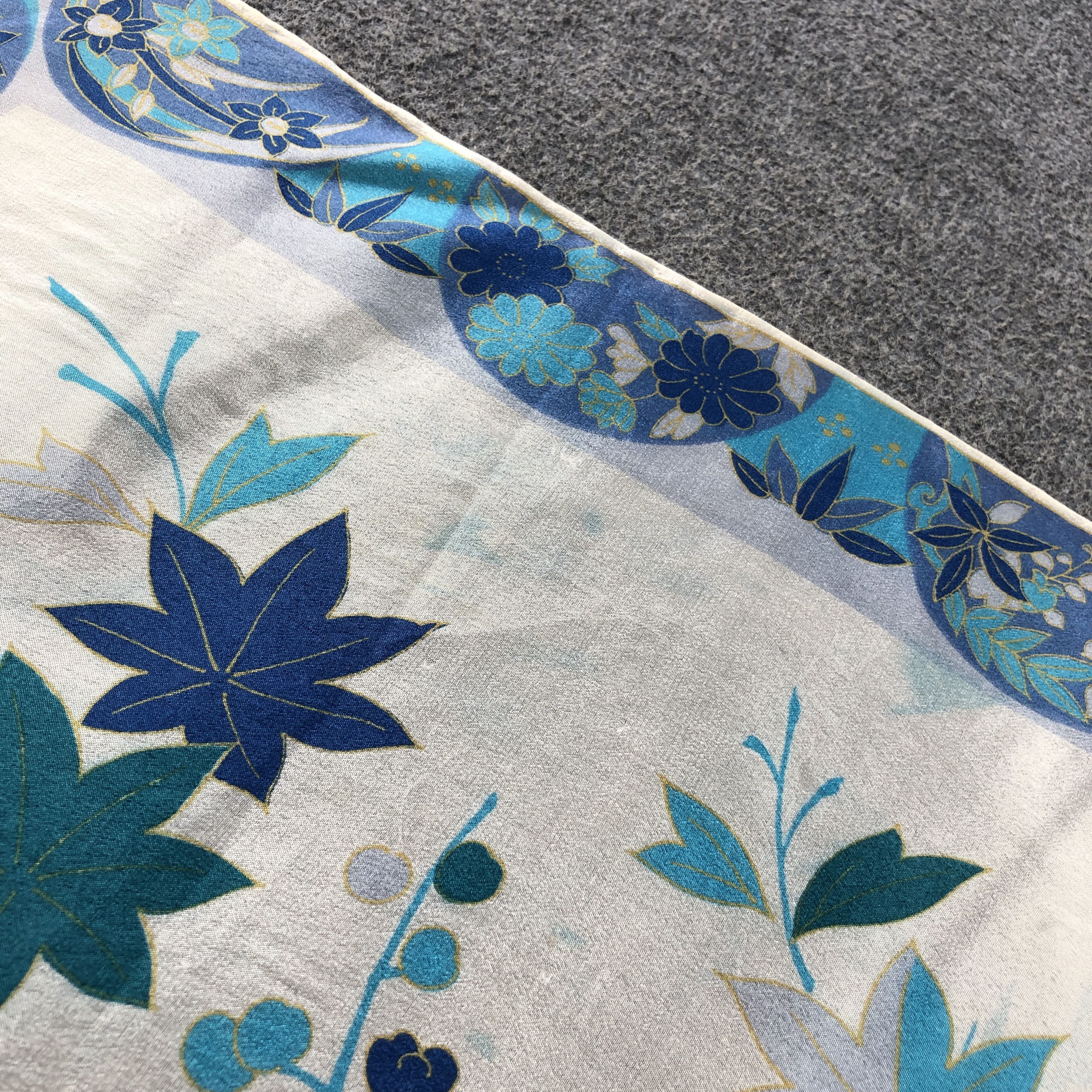 Vintage Vintage Luxury Floral Hand Rolled Silk Scarf M1289 Size ONE SIZE - 12 Thumbnail