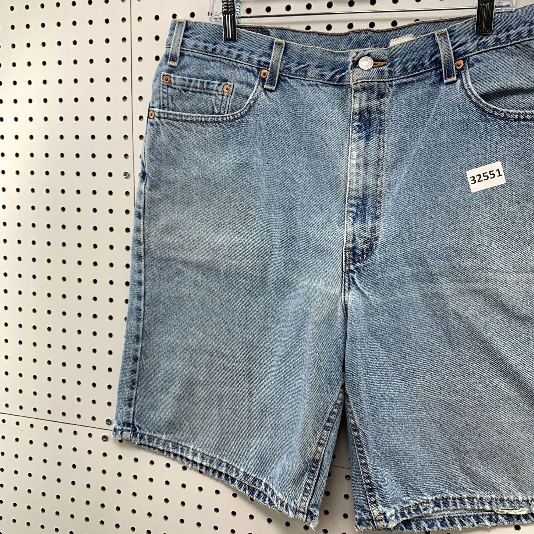 Levi's VINTAGE Levi's 550 Denim Shorts Mens 38x10 Blue Made USA JORTS 90s Bermuda 10in Inseam Mens Size US 38 / EU 54 - 3 Thumbnail