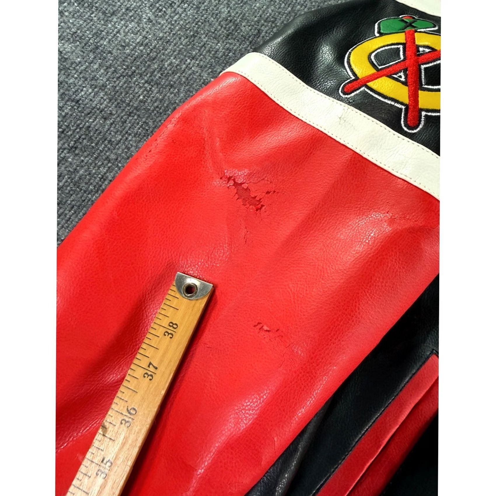 NHL Chicago Blackhawks Jacket Mens XL Black Red Faux Leather Varsity Bomber Zip NHL Size US XL / EU 56 / 4 - 4 Thumbnail