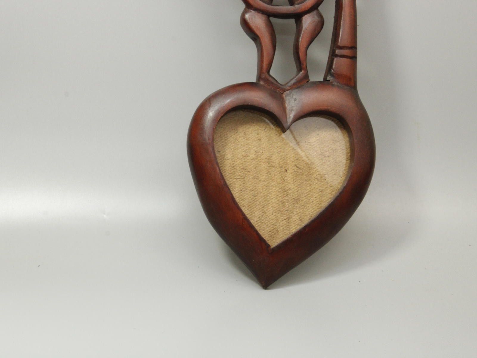 2120 Handcrafted Handmade Wooden Heart-Shaped Photo Frame with Tropical Palm, Size ONE SIZE - 3 Thumbnail