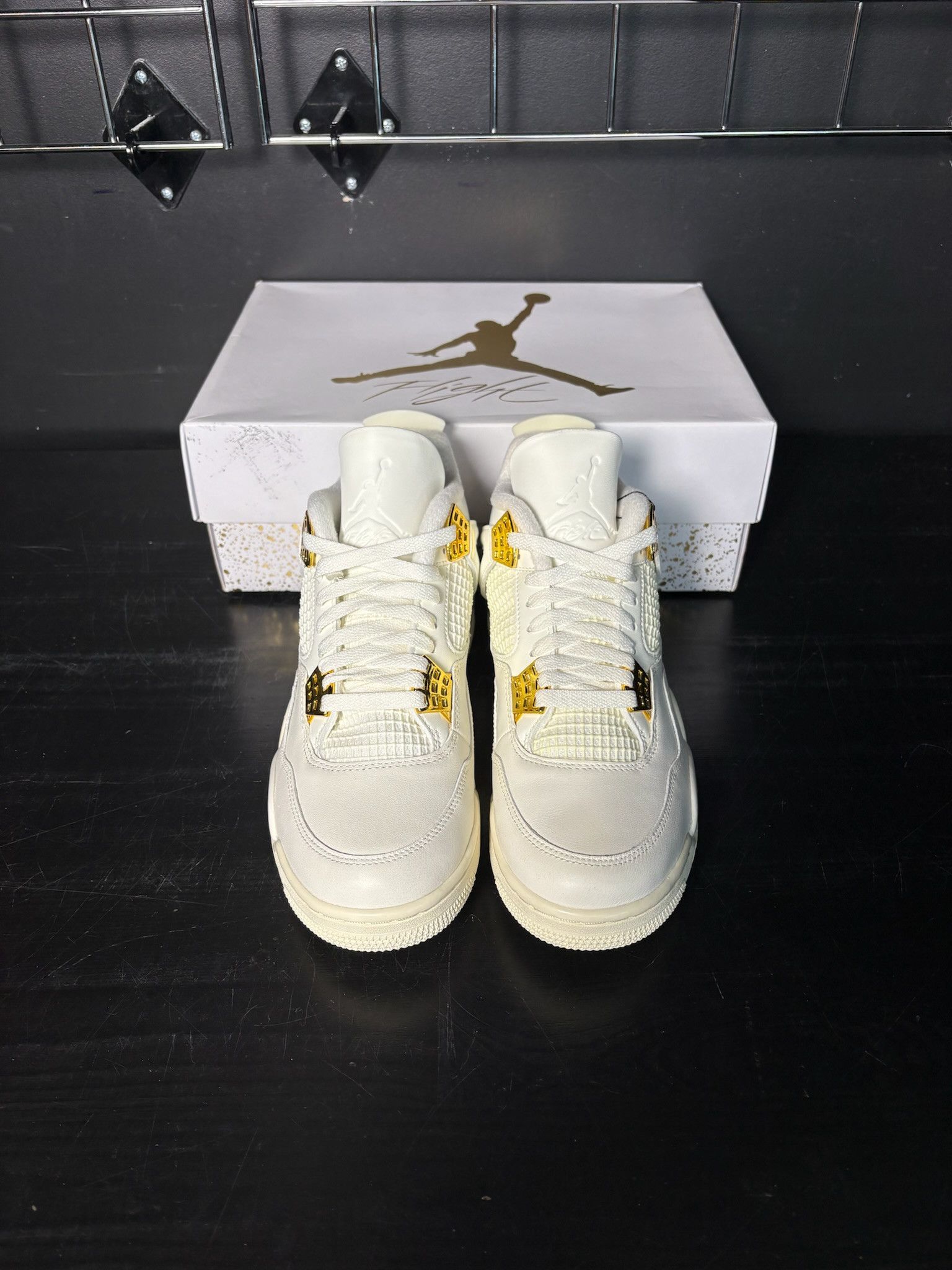 Jordan Brand Air Jordan 4 Retro "Metallic Gold" (WMNS) - Size 10 Size US 10 / IT 40 - 4 Thumbnail