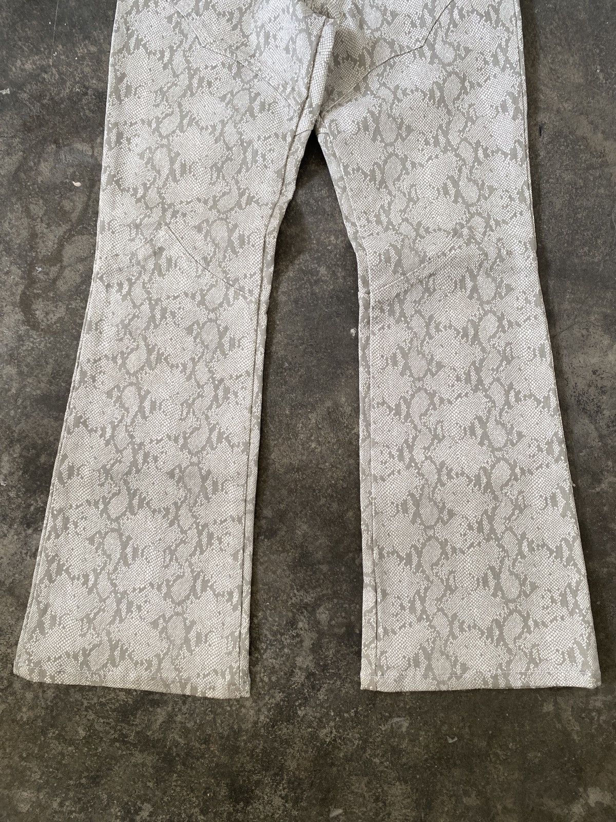 If Six Was Nine Semantic Design “Python” Snakeskin Flared Jeans Size US 30 / EU 46 - 10 Thumbnail