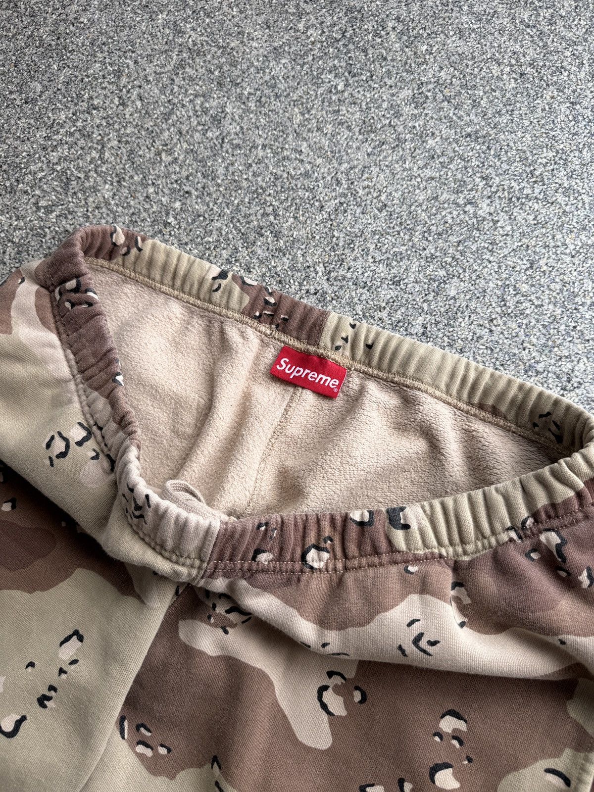 Supreme Supreme Rib Sweatpant Chocolate Chip Camo FW20 size Medium Size 40L - 3 Thumbnail