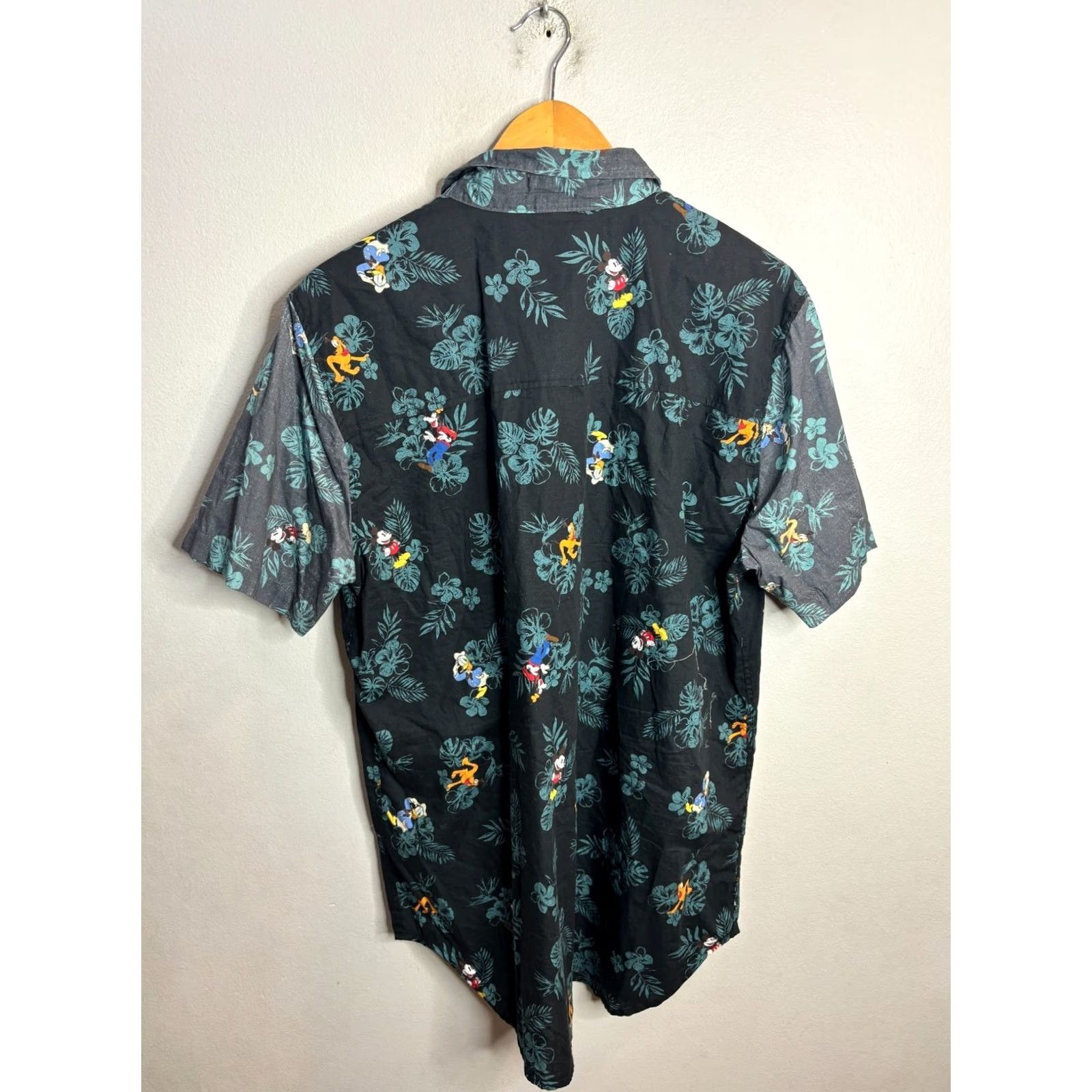 Disney Disney Shirt Button-Up Camp Character Hawaiian Golf Mens XL Blue Short Sleeve Button-Front Vintage: No 8/10 2153 Size US XL / EU 56 / 4 - 5 Thumbnail