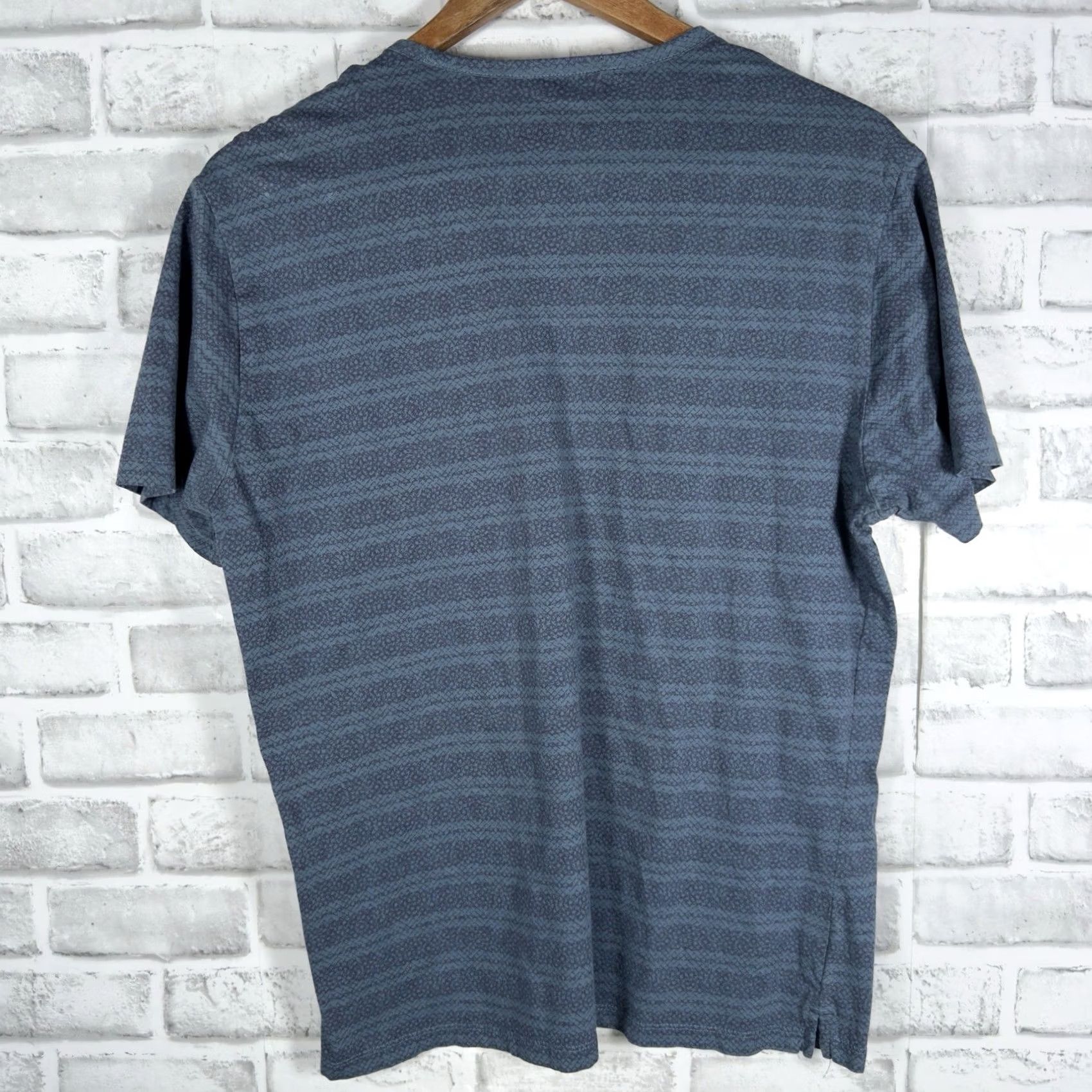 Vintage Robert Barakett Blue T-Shirt V-Neck Mens M Size US M / EU 48-50 / 2 - 5 Thumbnail