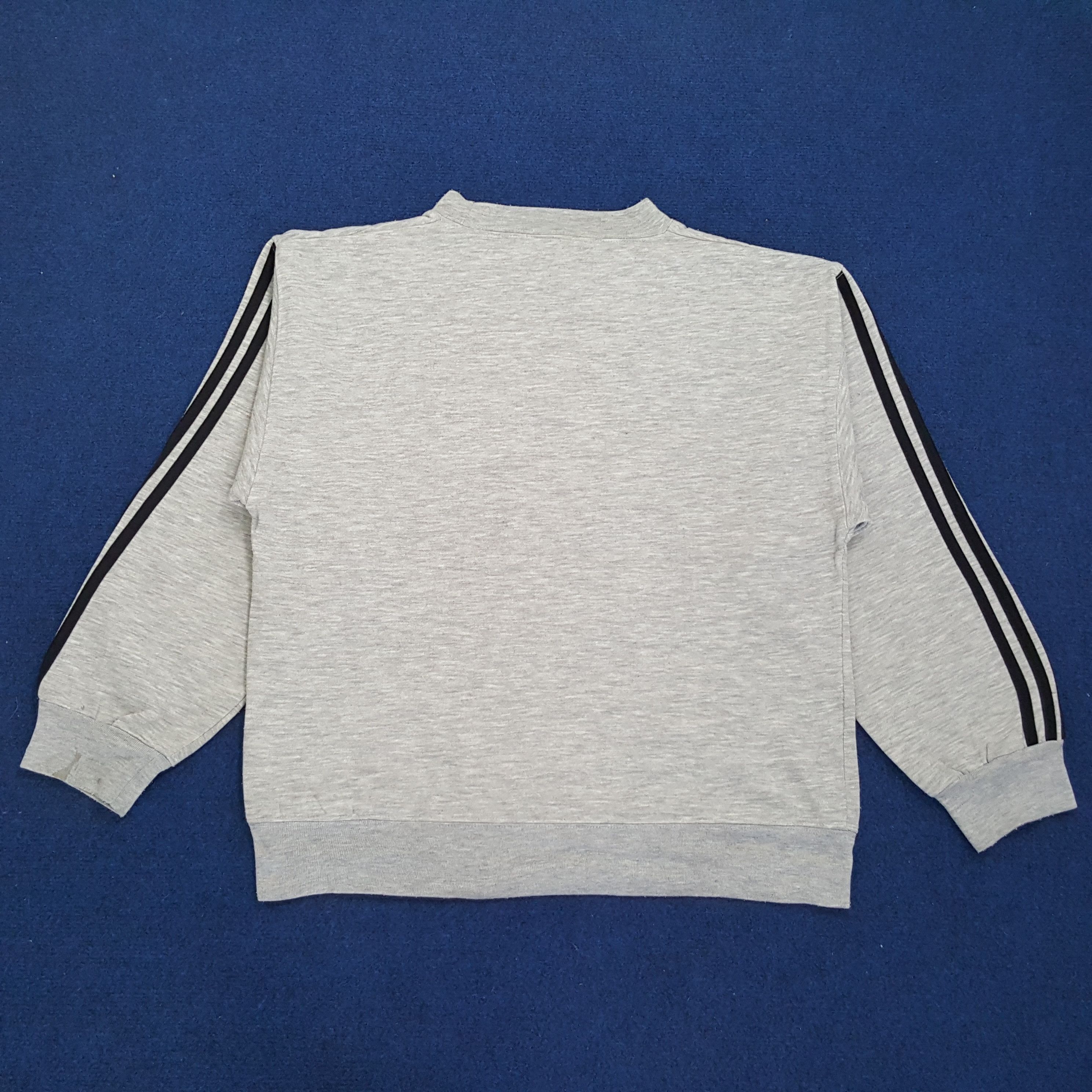 Adidas × Vintage Vintage Adidas Stripes Big Logo Streetwear Tshirt Size US M / EU 48-50 / 2 - 3 Thumbnail