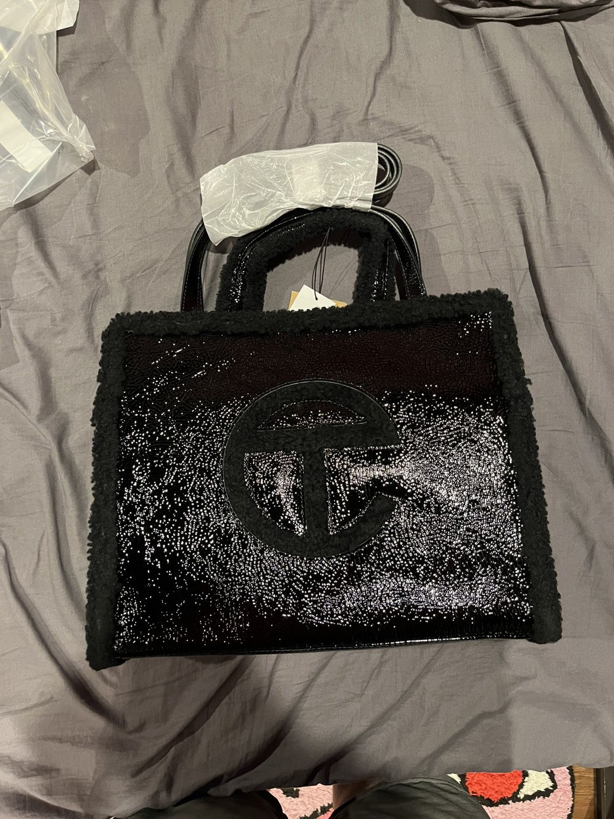 Telfar × Ugg UGG x TELFAR Medium Shopper Crinkle - Black Size ONE SIZE - 5 Thumbnail