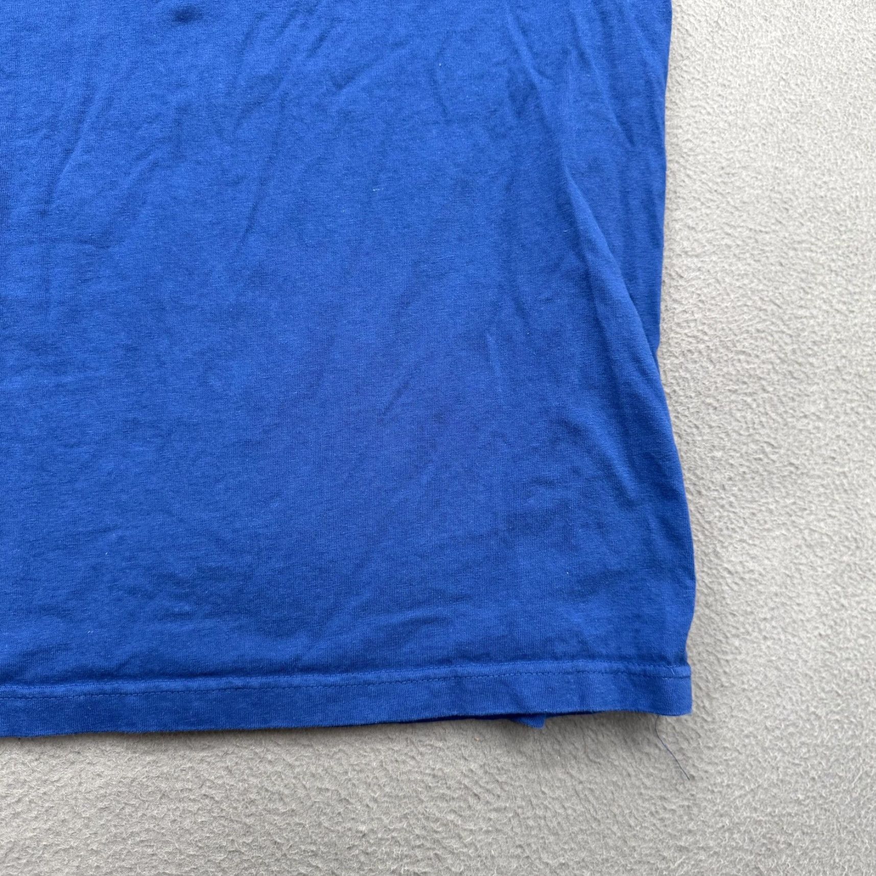 Carhartt Carhartt Shirt Mens 2XL Blue Loose Fit K87 Pocket Workwear Tee Tagless Cotton Shirt Mens 2XL Blue Regular Crew Neck Short Sleeve Pocket Logo Medieval? Size US XXL / EU 58 / 5 - 7 Thumbnail