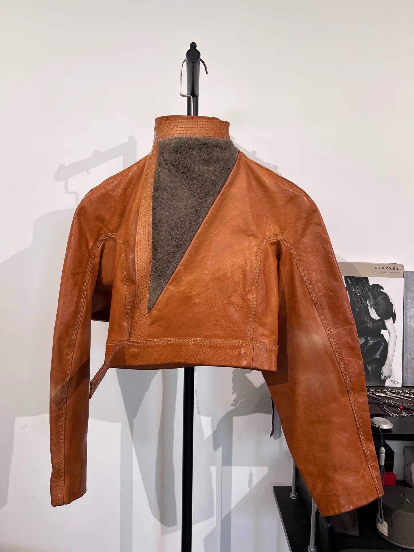 Rick Owens Rick Owens Cropped Fur & Leather Spliced Jacket K35 Size S / US 4 / IT 40 - 2 Thumbnail