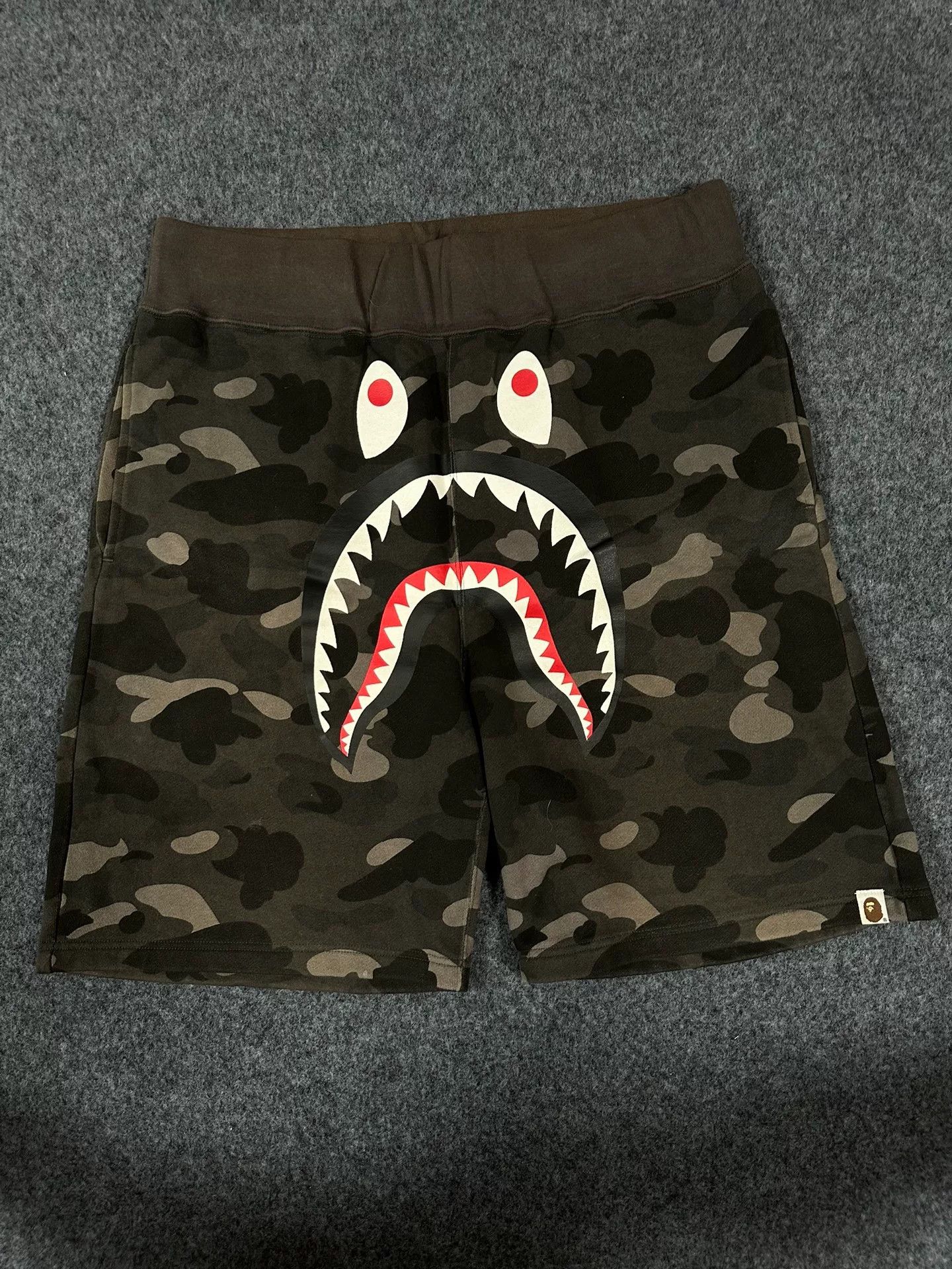 Bape Bape Multi Shark Shorts Designer Size US 36 / EU 52 - 1 Thumbnail