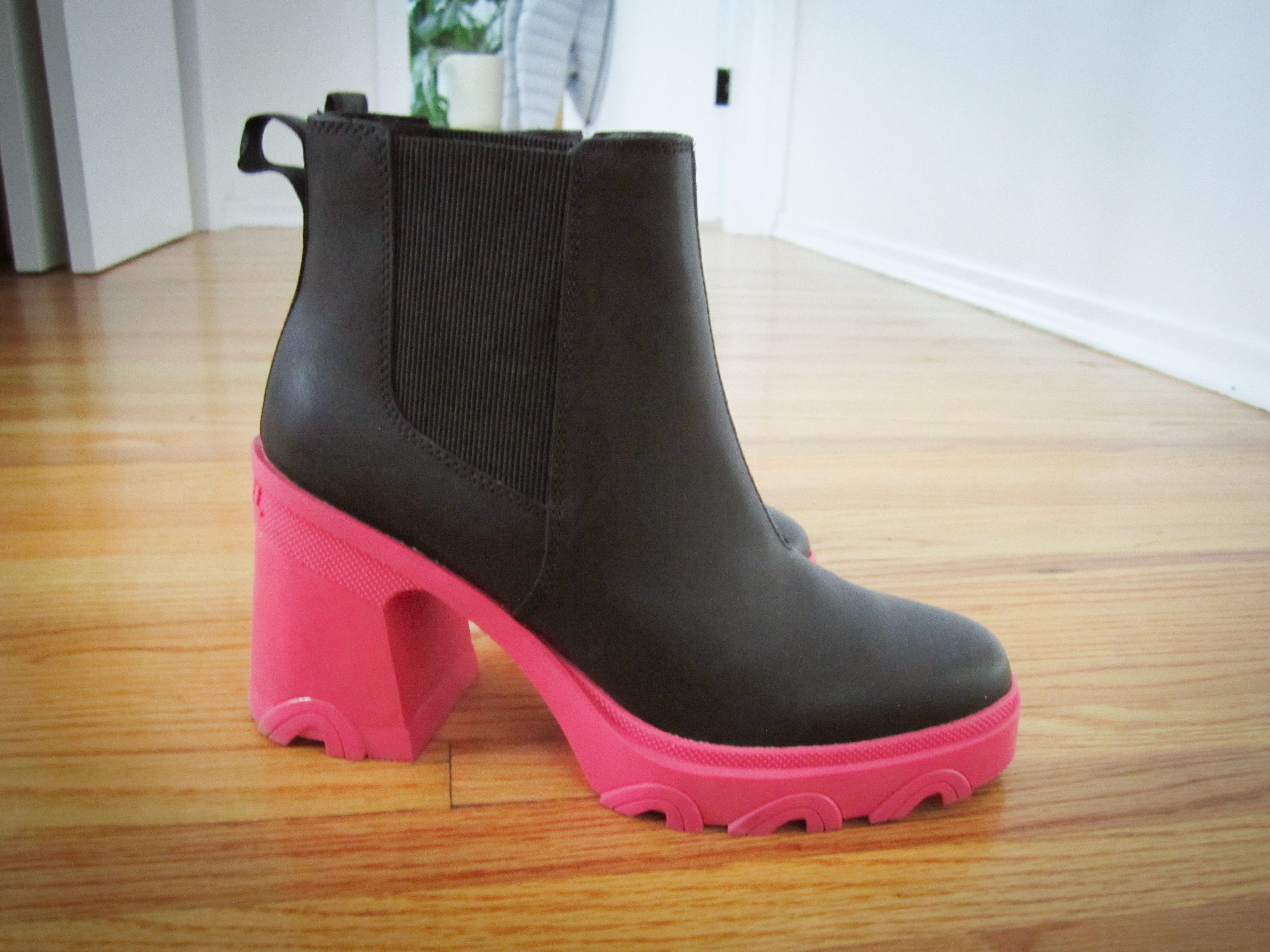 SOREL Sorel Kinetic Chelsea Boots – Black & Pink Size US 10 / IT 40 - 3 Thumbnail