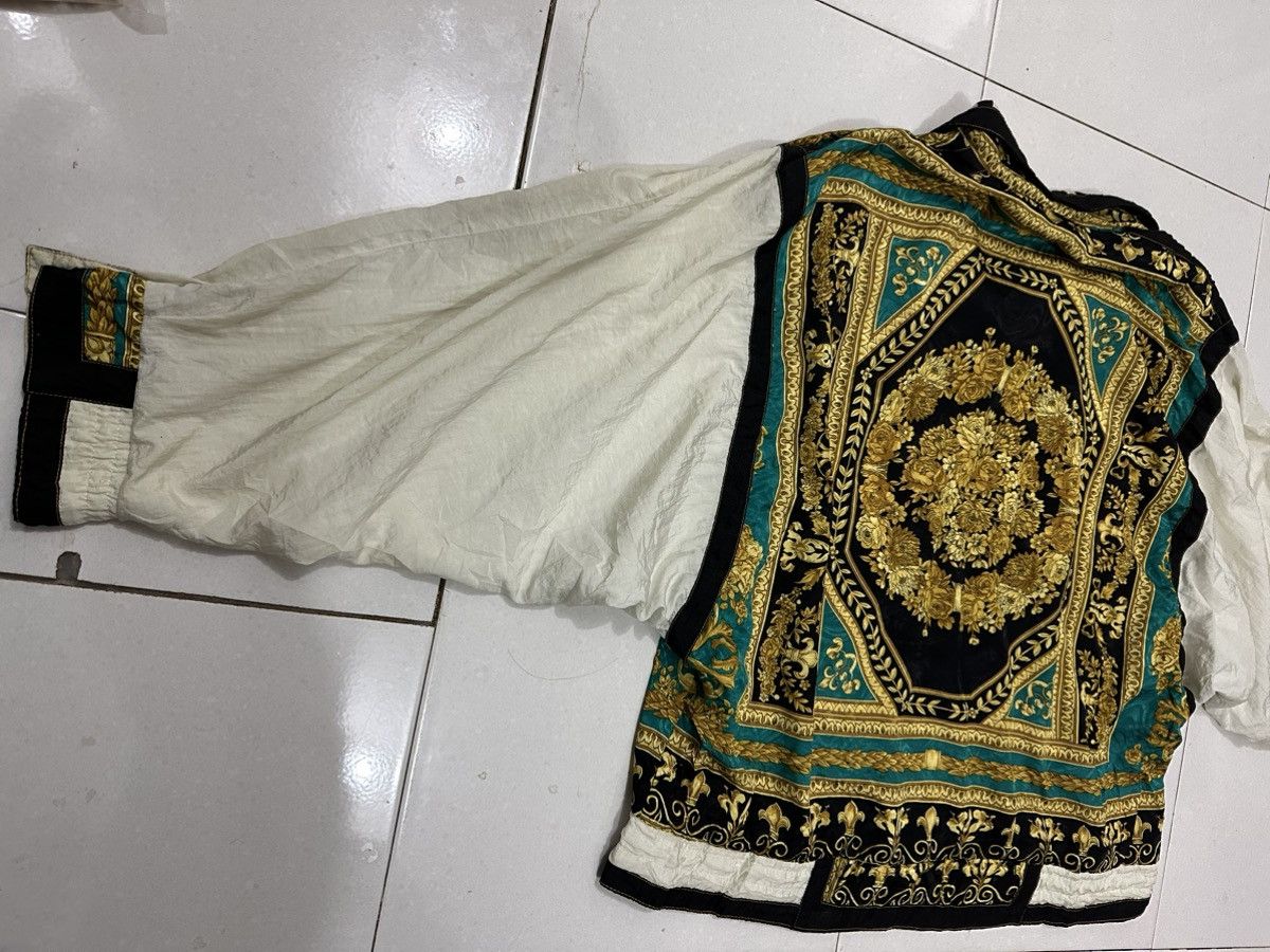 Japanese Brand 90’s Gallery Sport Inspired Versace Style Jacket Size US L / EU 52-54 / 3 - 10 Thumbnail