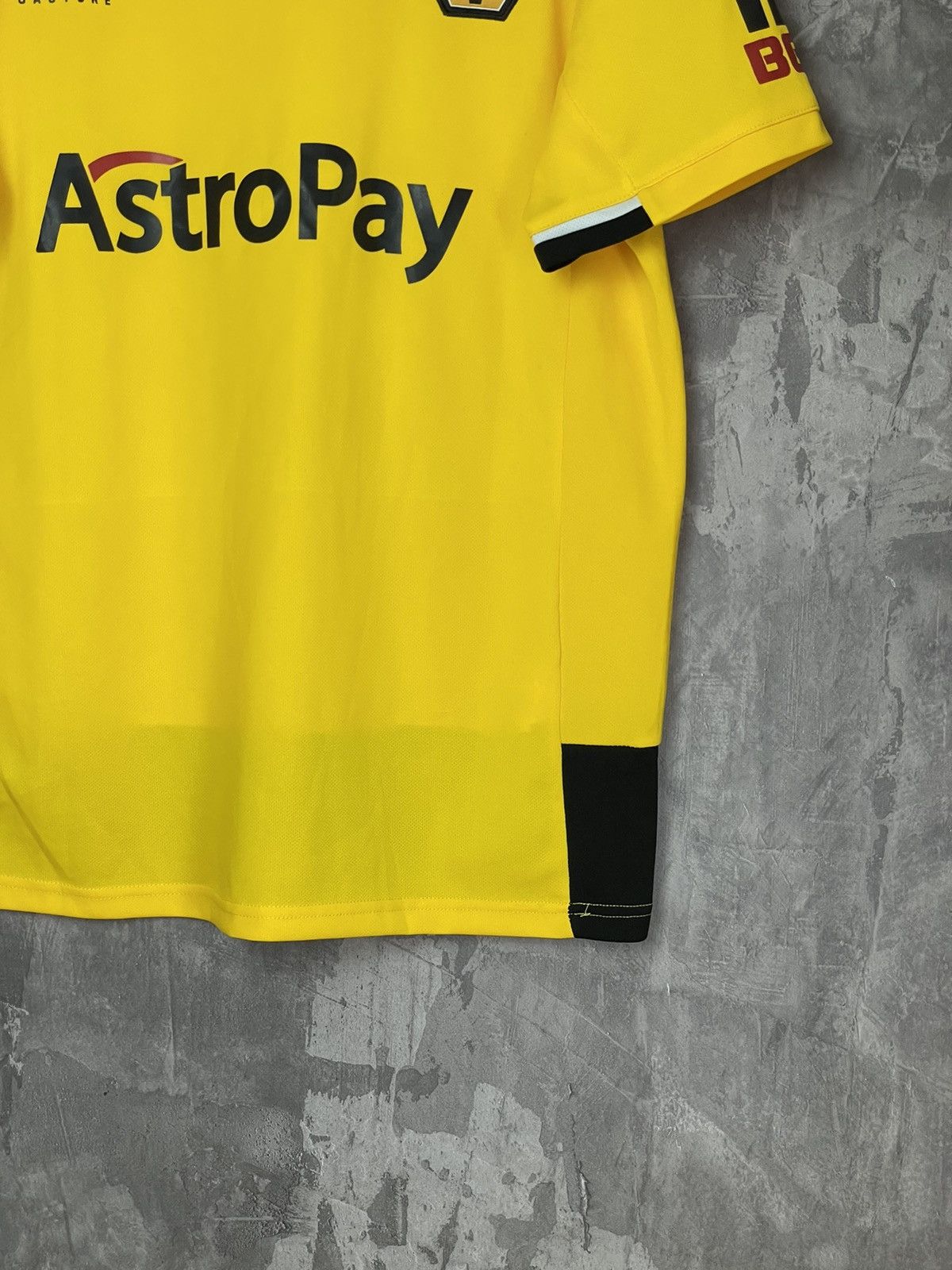 Castore Wolverhampton Castore Yellow Coady Soccer Jersey Kit Size US L / EU 52-54 / 3 - 7 Thumbnail