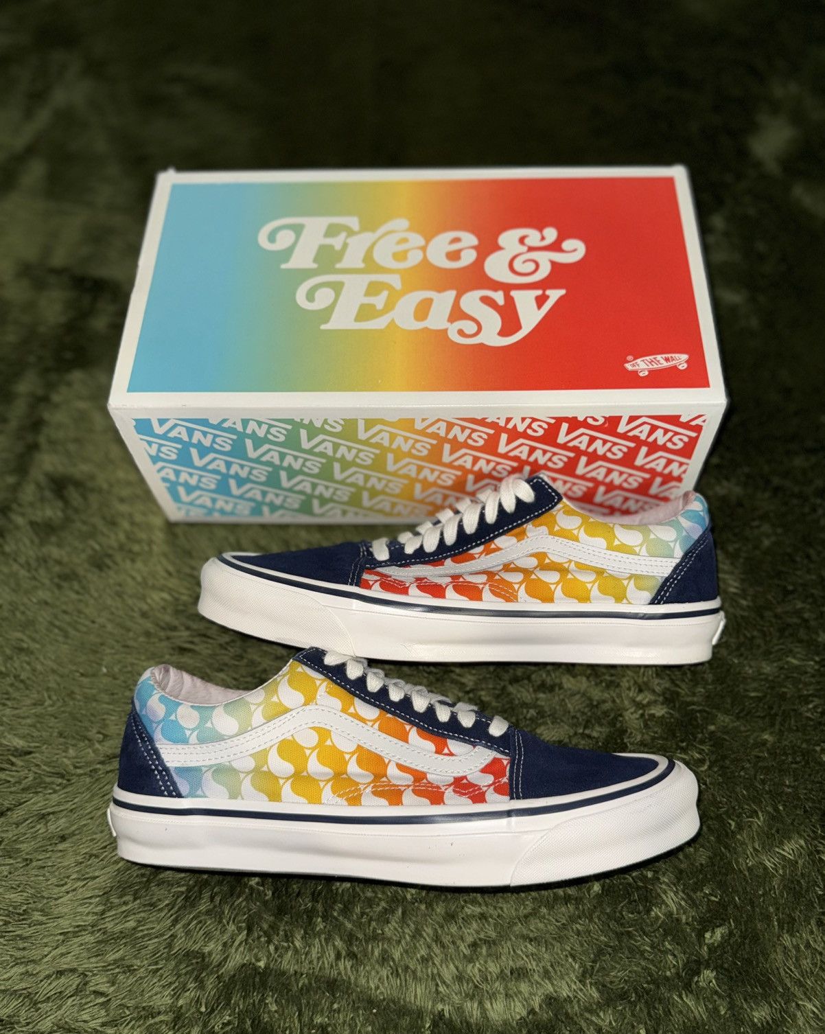 Vans [US11] Vans Vault x Free&easy Old Skool LX Navy Rainbow Size US 11 / EU 44 - 1 Thumbnail