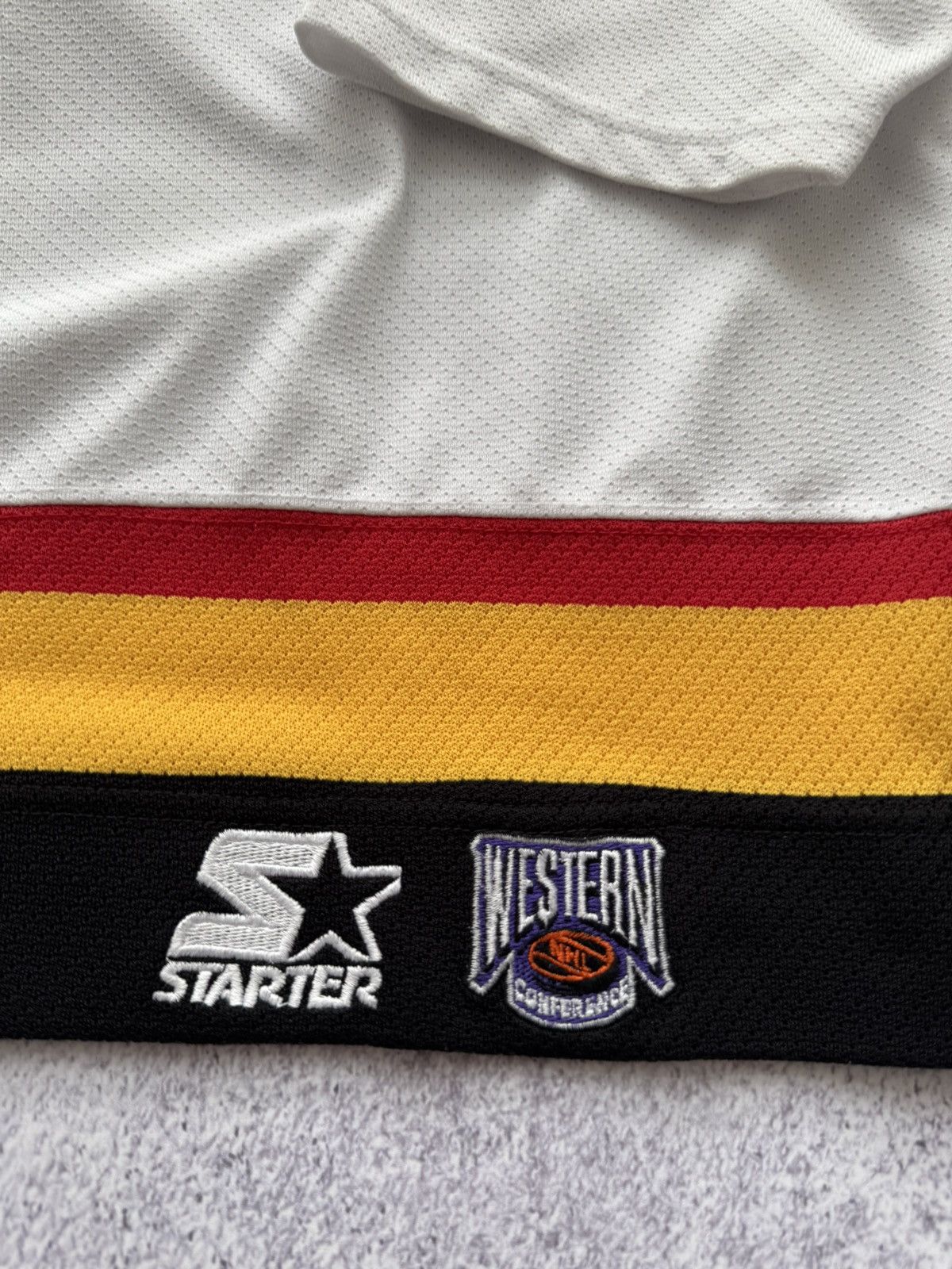 Starter 1990s VANCOUVER CANUCKS NHL HOCKEY SHIRT JERSEY STARTER RARE Size US XL / EU 56 / 4 - 7 Thumbnail