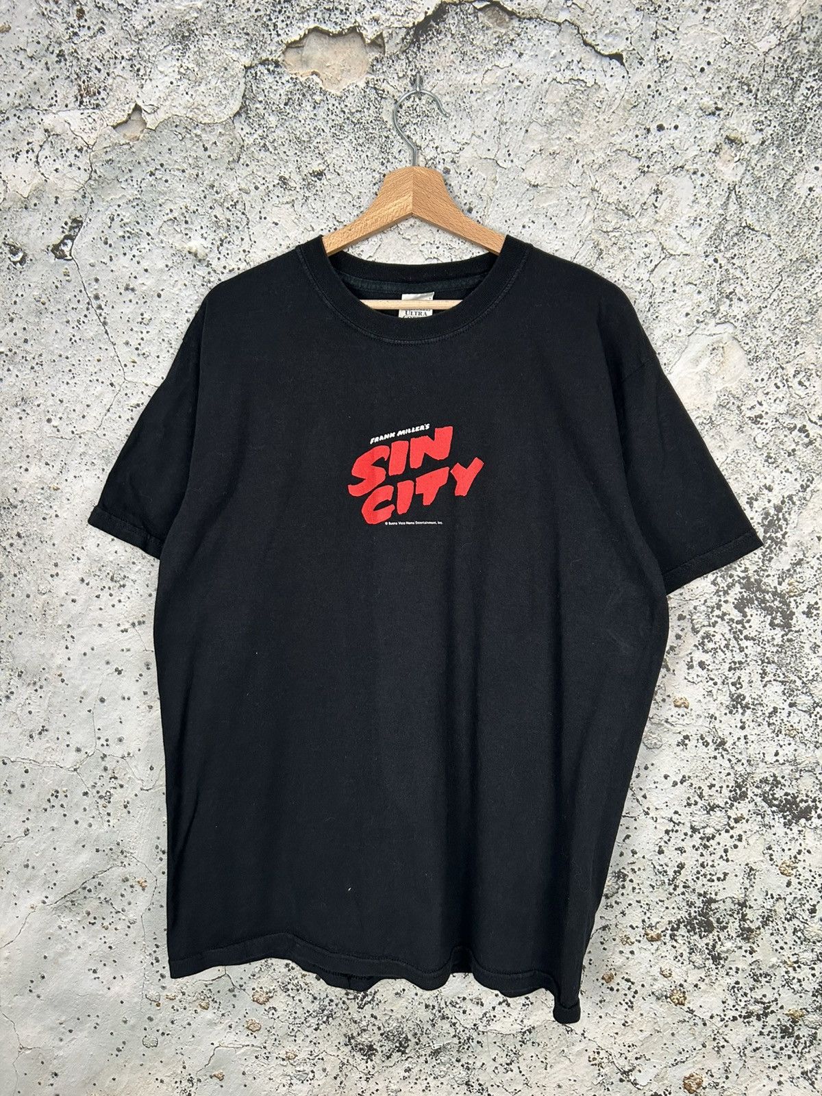 Vintage Vintage Sin City Movie Film Graphic Tee Avant Garde Rare Size US L / EU 52-54 / 3 - 1 Thumbnail