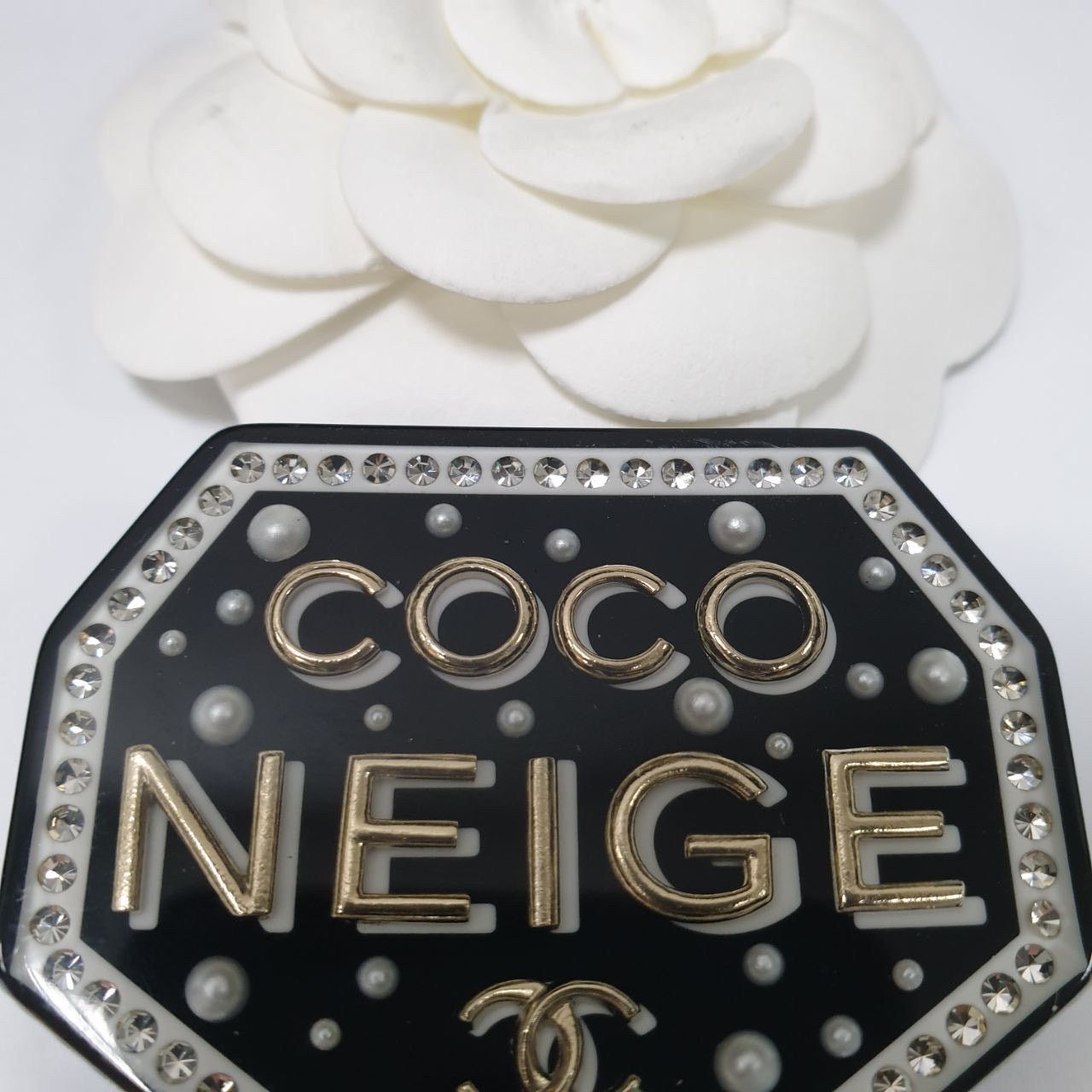 Chanel Chanel Coco Neige Pearls & Crystals Brooch Size ONE SIZE - 2 Thumbnail