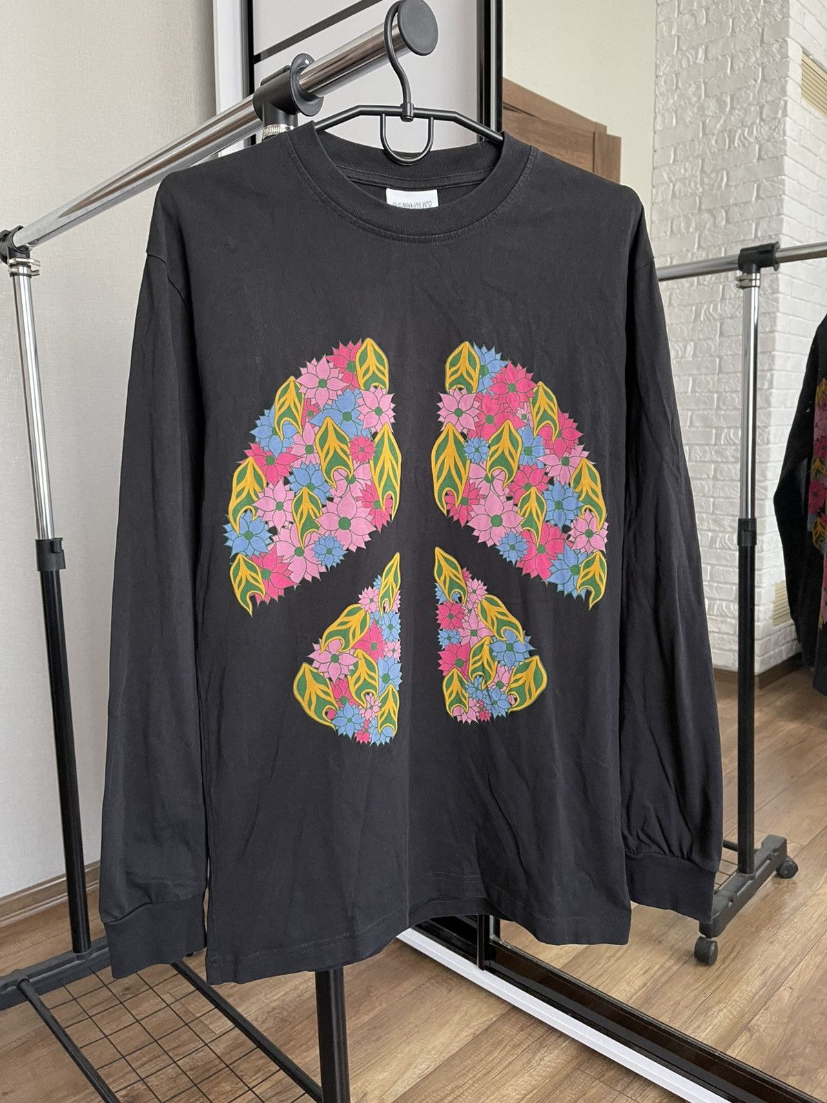 Palace Palace Suburban Peace And Love Long Sleeve T-Shirt Tee Size US S / EU 44-46 / 1 - 7 Thumbnail