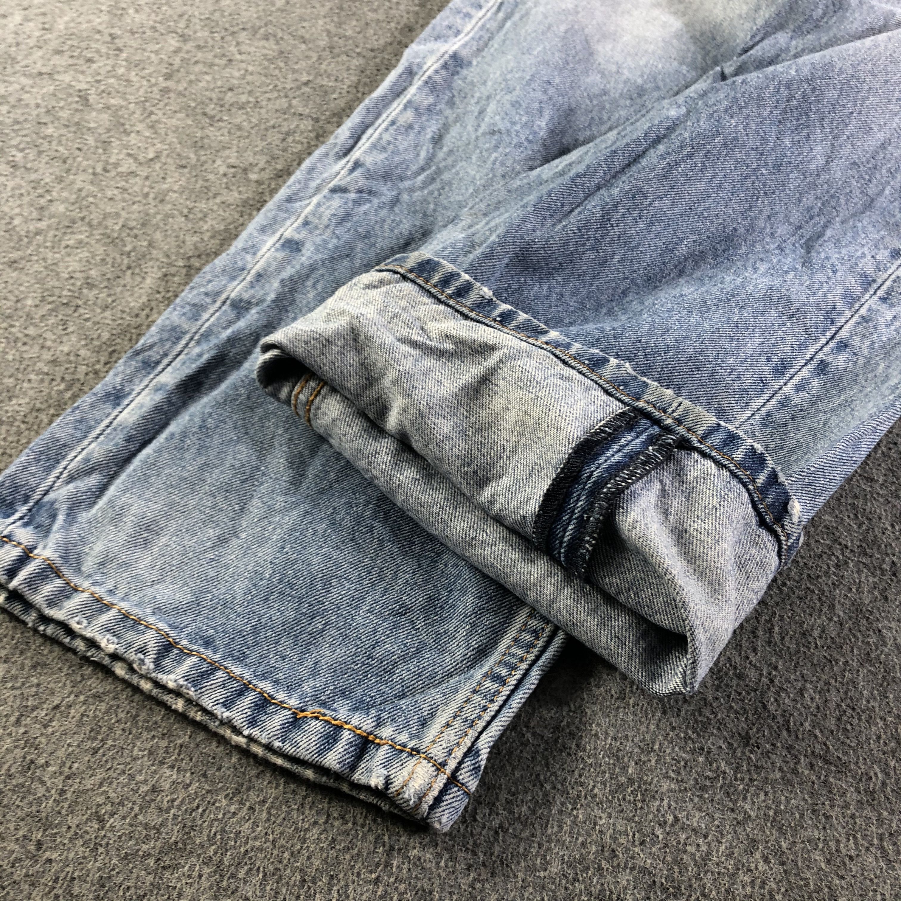 Levi's Vintage Light Wash Levis 505 Jeans-J3273 Size US 35 - 7 Thumbnail
