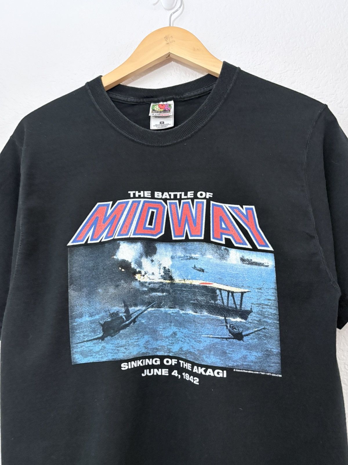 Vintage 90s Battle of Midway Vintage World War II Tee Shirt Size US M / EU 48-50 / 2 - 2 Thumbnail