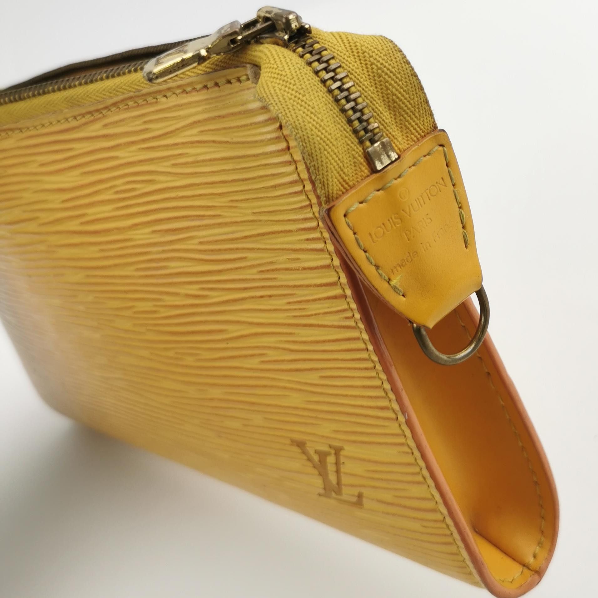 Louis Vuitton Louis Vuitton (LV) Accessories Mahjong Bag Cowhide Solid Co Size ONE SIZE - 2 Thumbnail